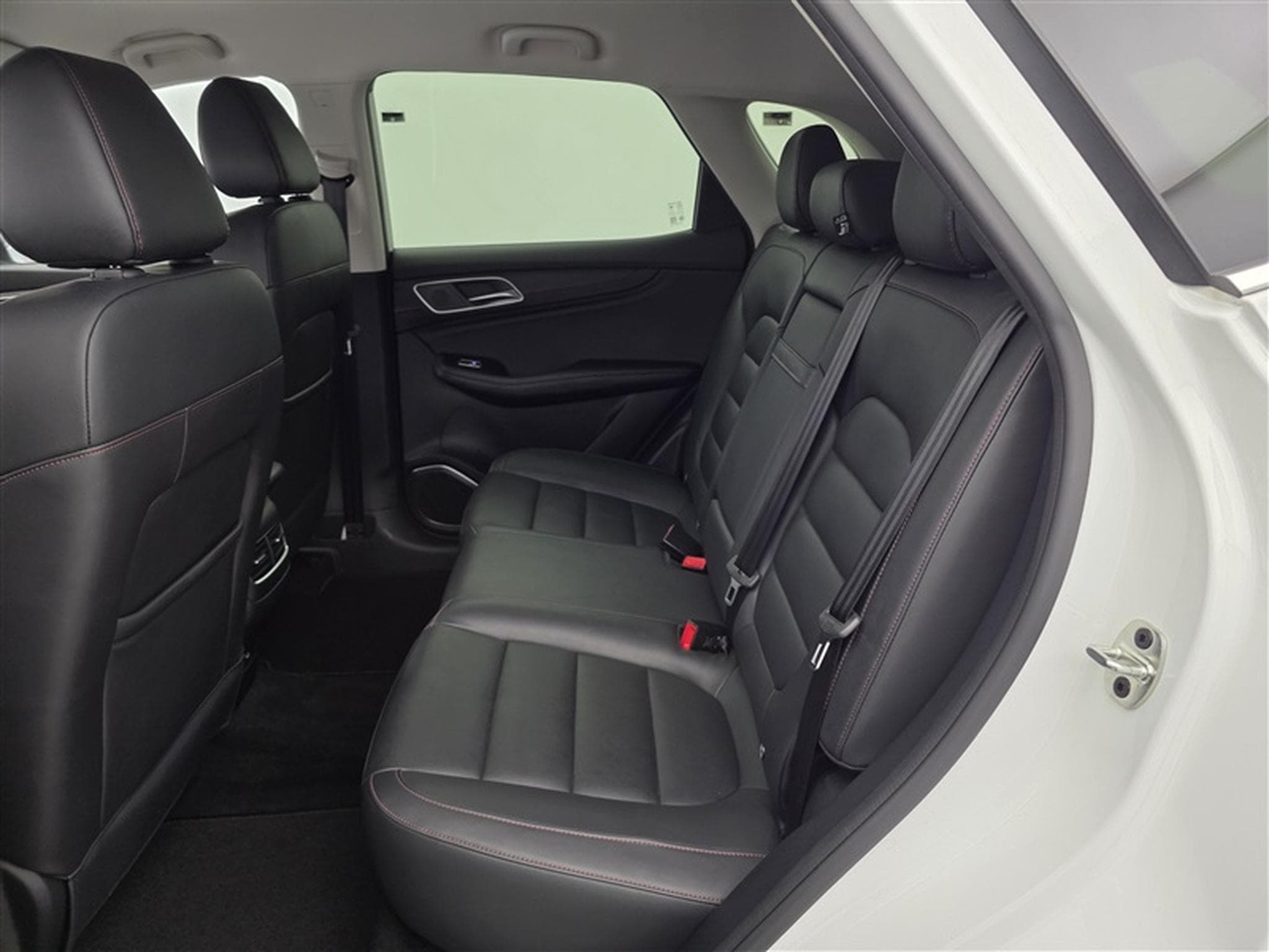 MG HS 1.5 T-GDi 160cv Comfort CUIR / NAVI / CAMERA / CARPLAY (2024) - Photo 13