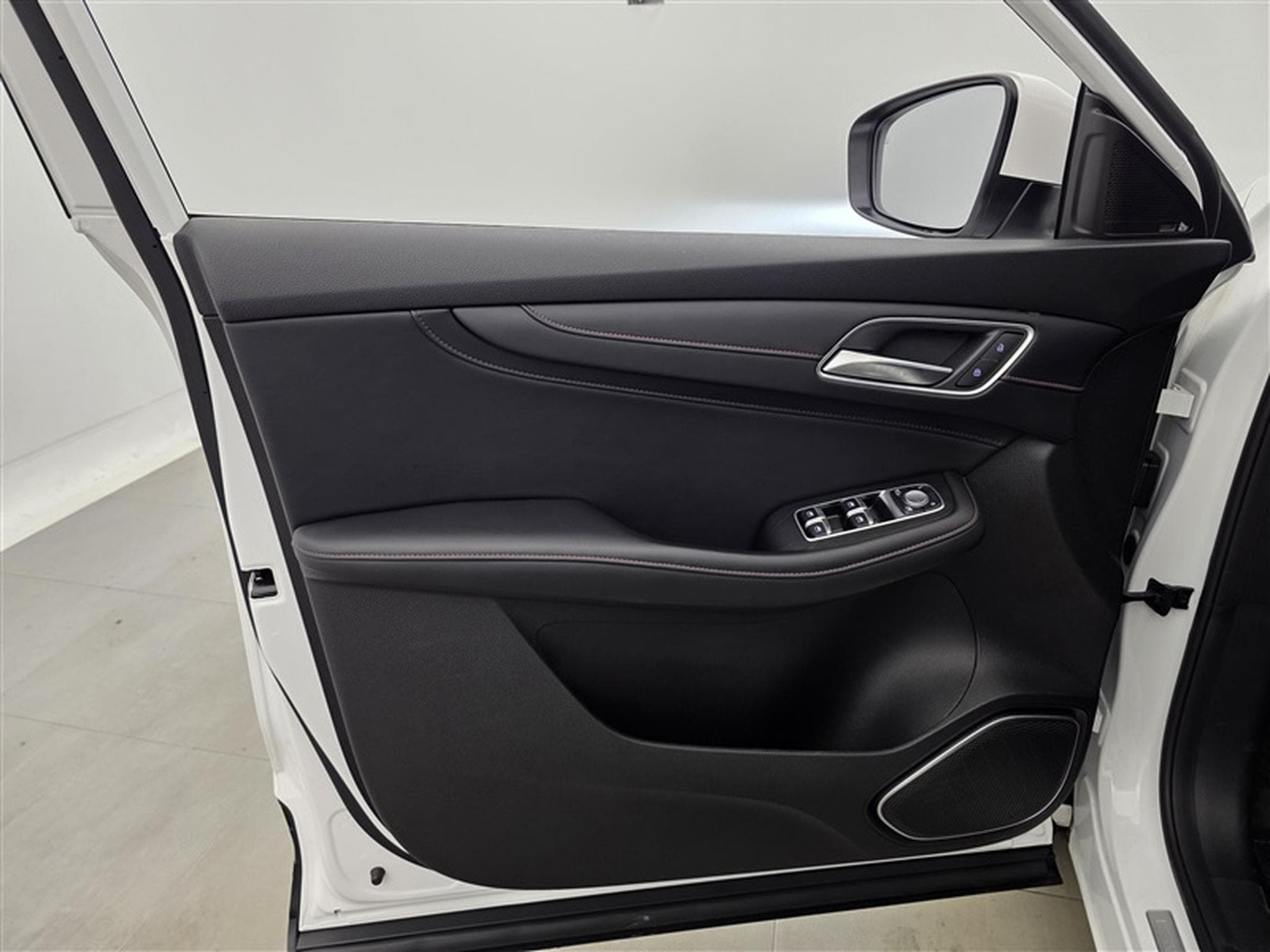 MG HS 1.5 T-GDi 160cv Comfort CUIR / NAVI / CAMERA / CARPLAY (2024) - Photo 17