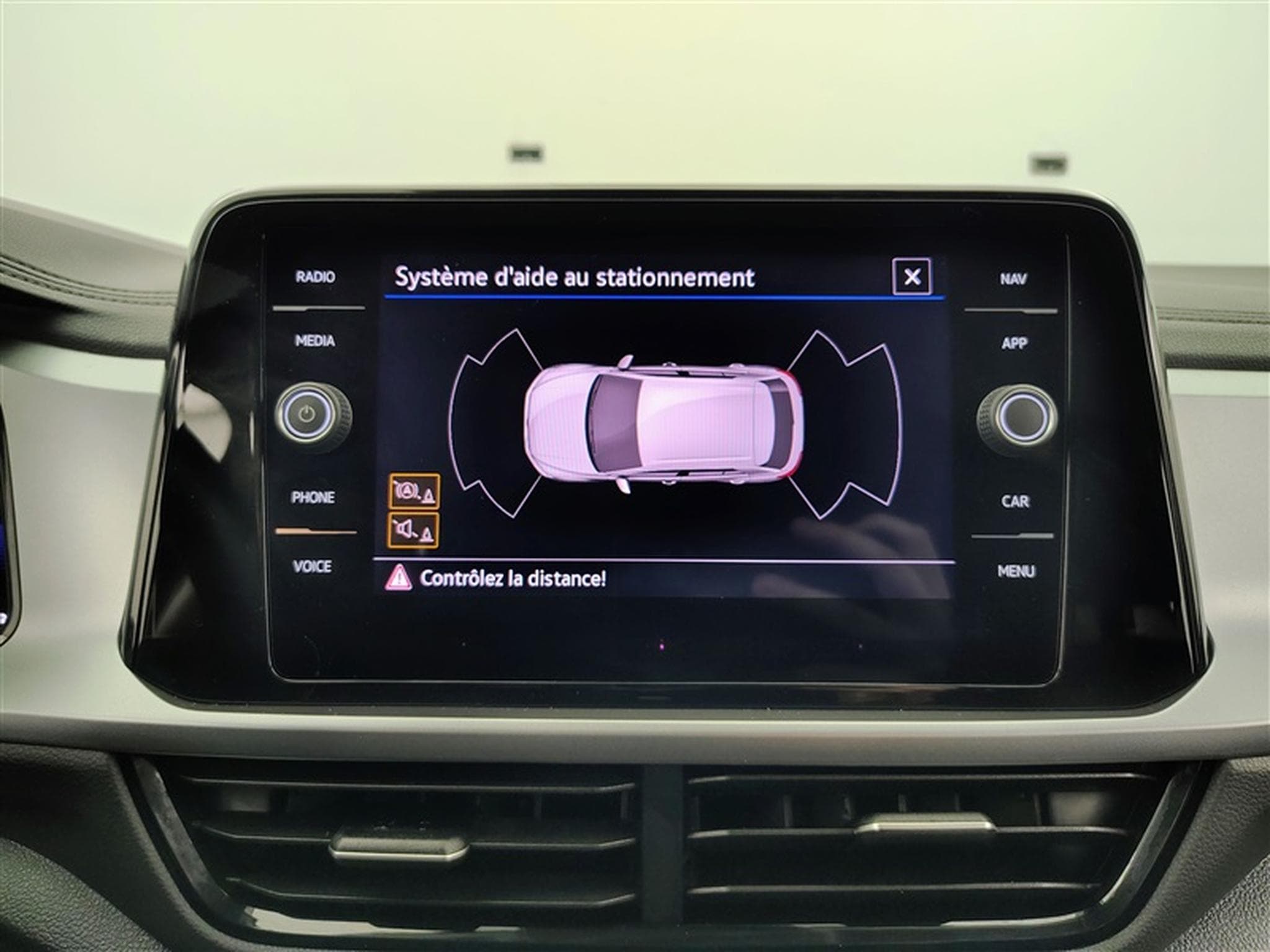 VW T-Roc 1.0 TSI Style (2023) - Photo 18