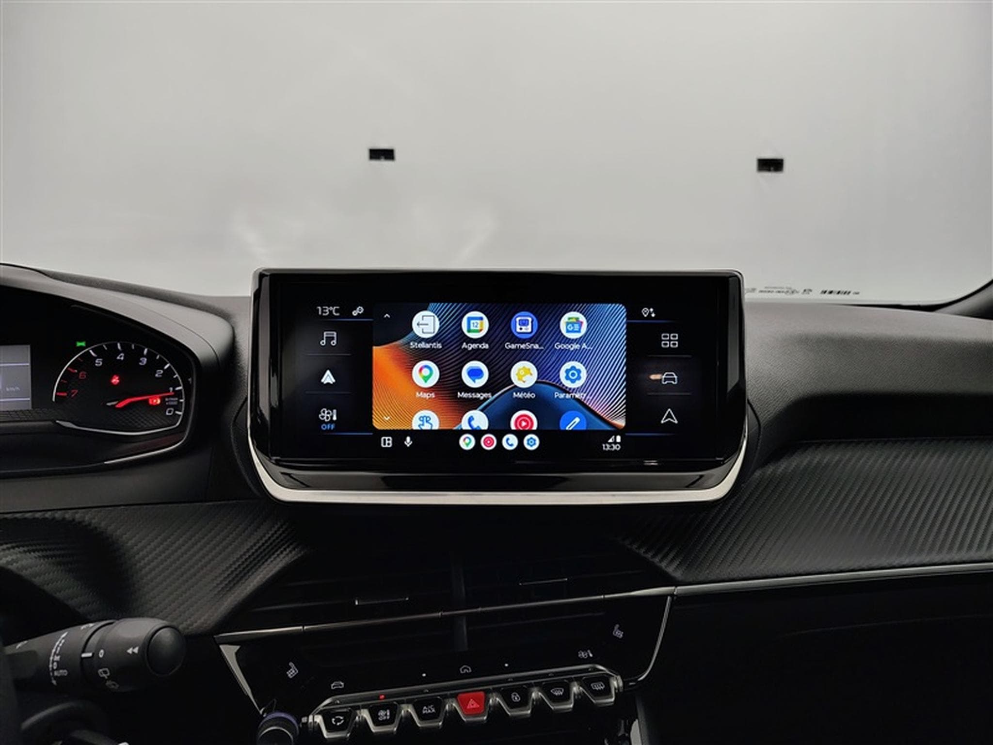 Peugeot 2008 1.2 PureTech 100Cv Style CARPLAY / FULL LED / PDC (2025) - Photo 20
