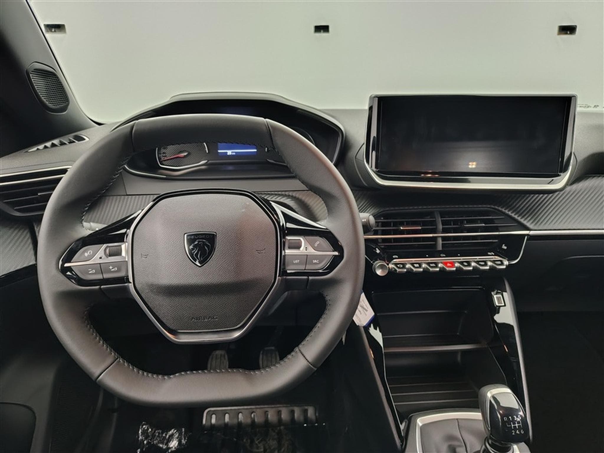 Peugeot 2008 1.2 PureTech 100Cv Style CARPLAY / FULL LED / PDC (2025) - Photo 9