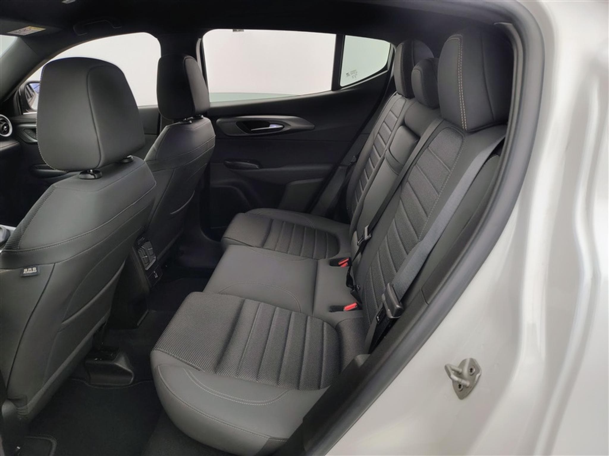 Alfa-Romeo Tonale 1.6 130 TI TCT7 *NAVI/FULL LED/CAM/PDC AV AR/JA18* (2023) - Photo 13