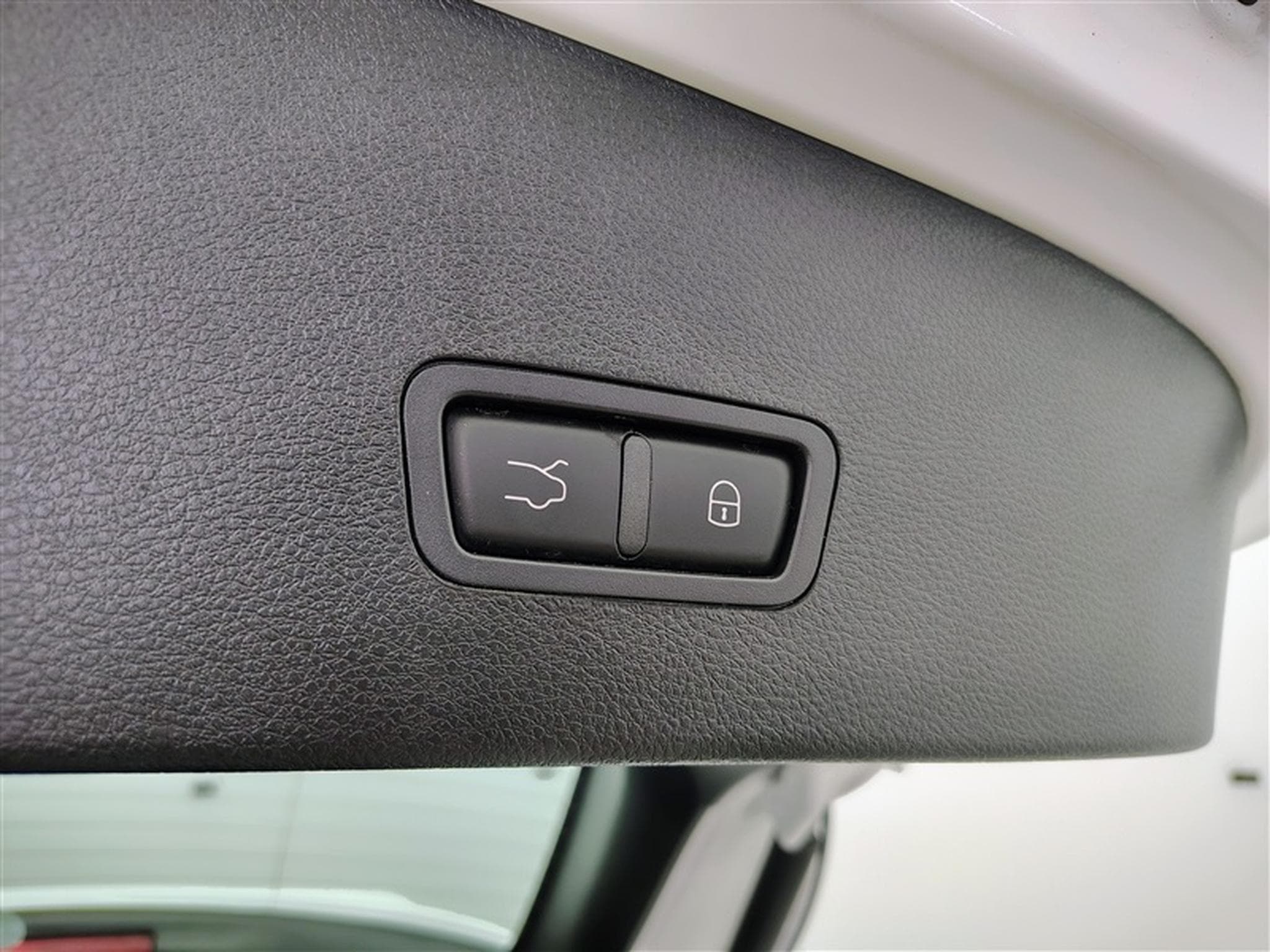 Alfa-Romeo Tonale 1.6 130 TI TCT7 *NAVI/FULL LED/CAM/PDC AV AR/JA18* (2023) - Photo 19