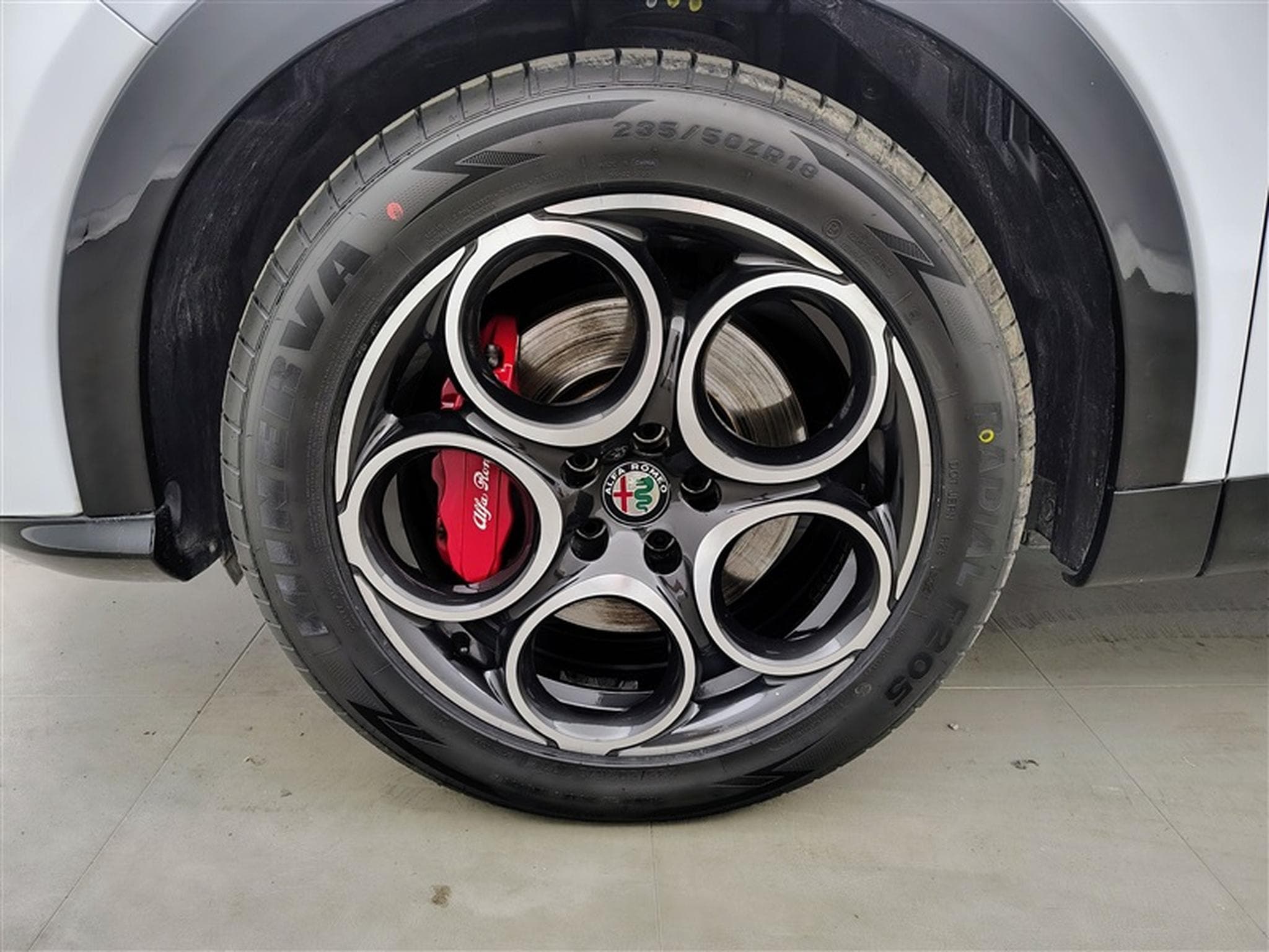 Alfa-Romeo Tonale 1.6 130 TI TCT7 *NAVI/FULL LED/CAM/PDC AV AR/JA18* (2023) - Photo 6