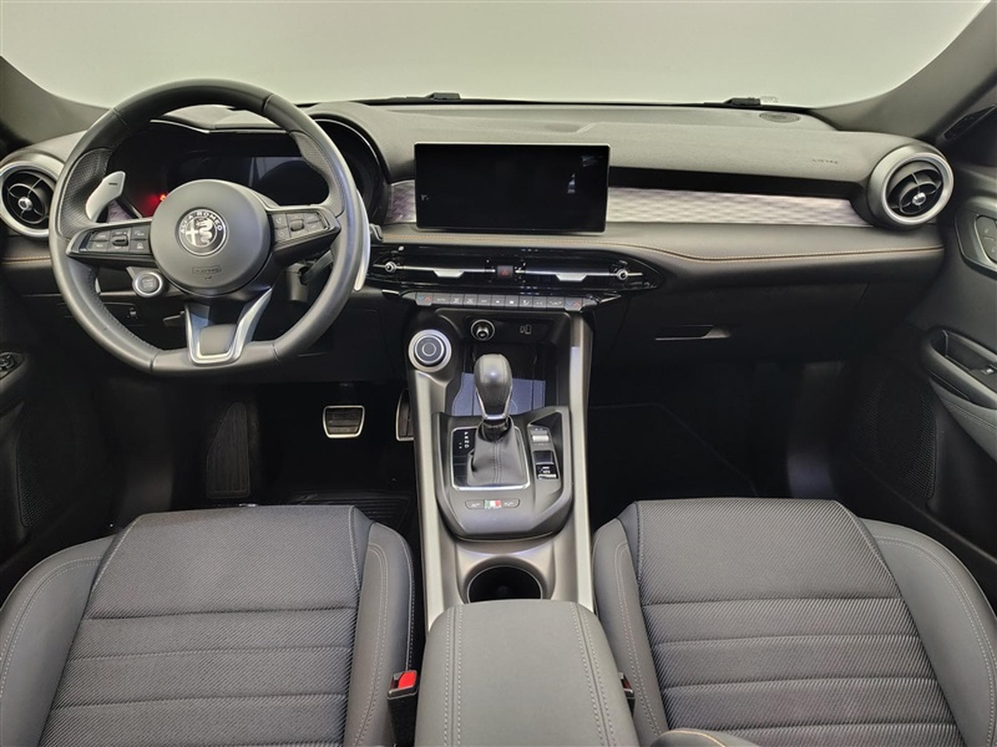 Alfa-Romeo Tonale 1.6 130 TI TCT7 *NAVI/FULL LED/CAM/PDC AV AR/JA18* (2023) - Photo 8
