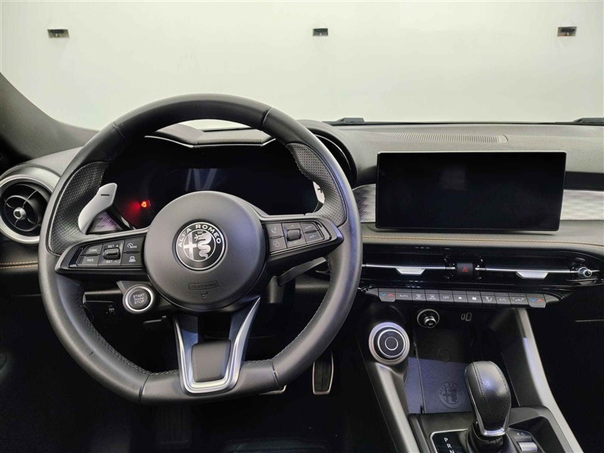 Alfa-Romeo Tonale 1.6 130 TI TCT7 *NAVI/FULL LED/CAM/PDC AV AR/JA18* (2023) - Photo 9