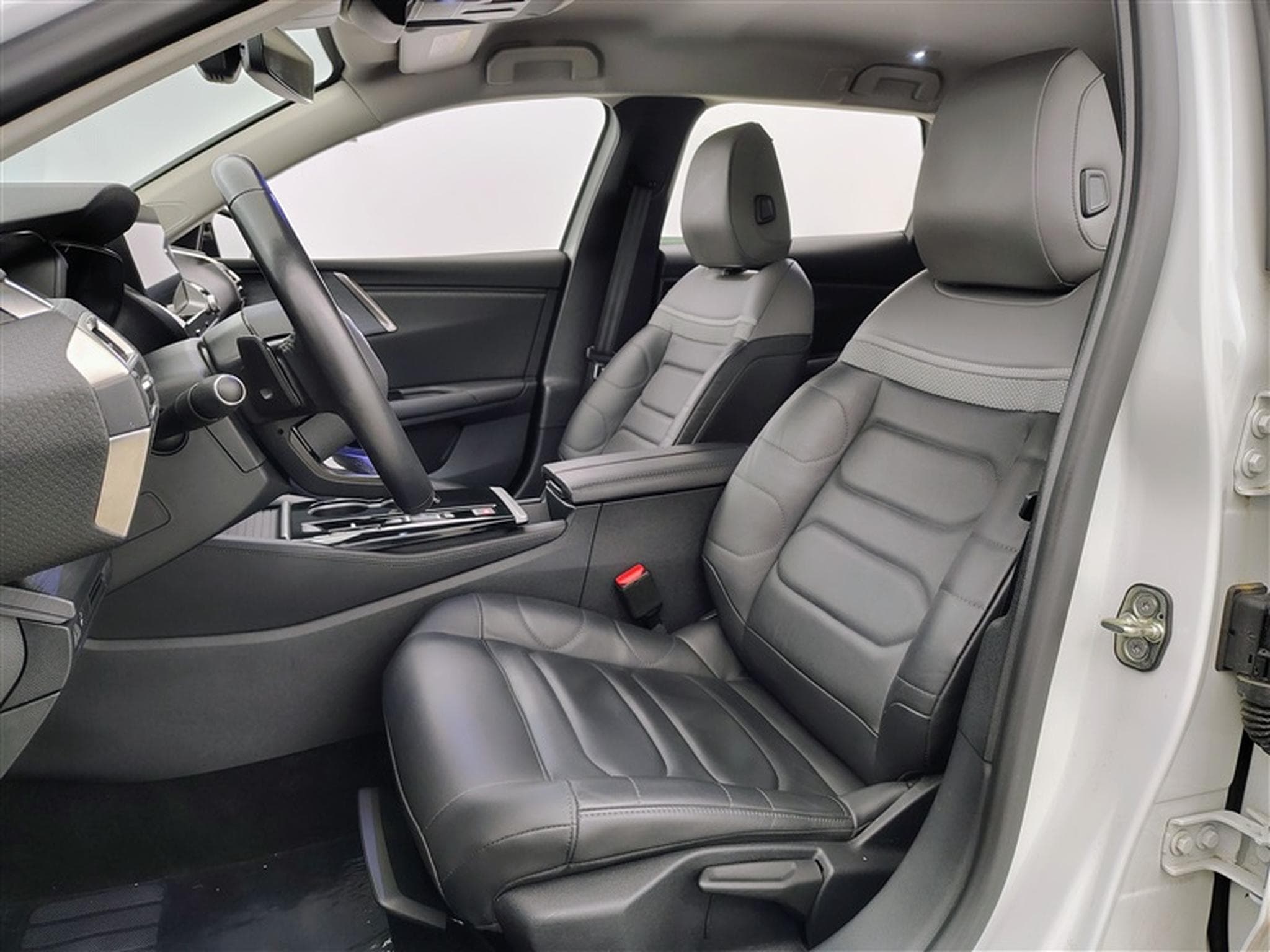 Citroen C5 X 1.2 Puretech 130cv EAT8 Shine NAVI / CAMERA / CARPLAY (2022) - Photo 7