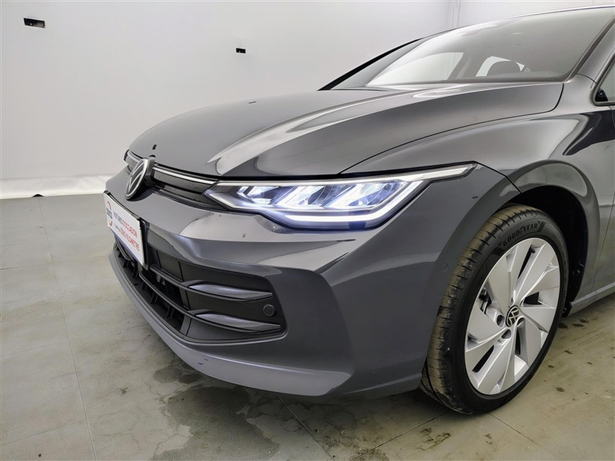 VW Golf 1.5 eTSI 150Cv DSG Anniversary Model CARPLAY / CAMERA (2025) - Photo 15