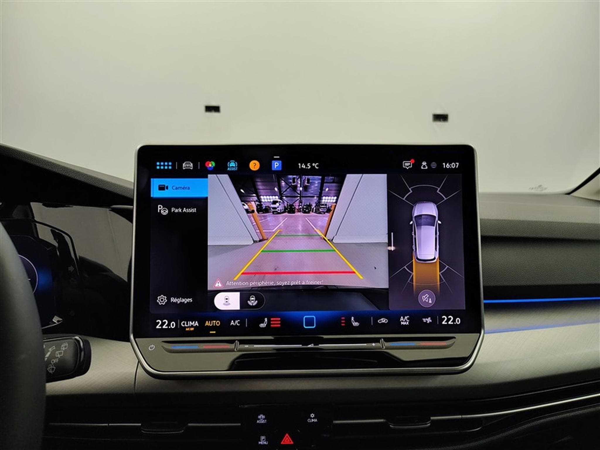 VW Golf 1.5 eTSI 150Cv DSG Anniversary Model CARPLAY / CAMERA (2025) - Photo 18