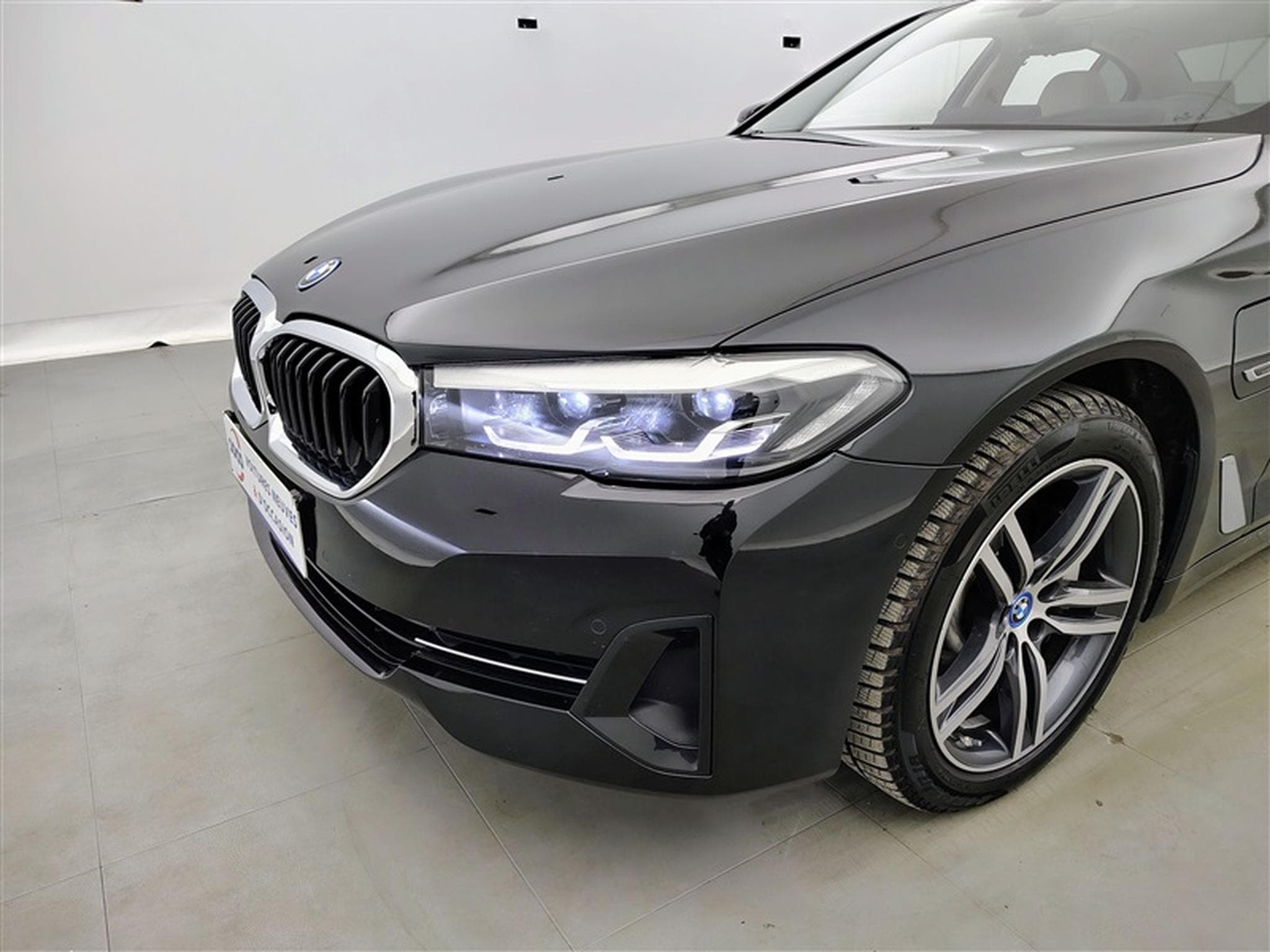 BMW 520 520eA PHEV CUIR/NAVI/FULL LED/JA18/PDC (2021) - Photo 15