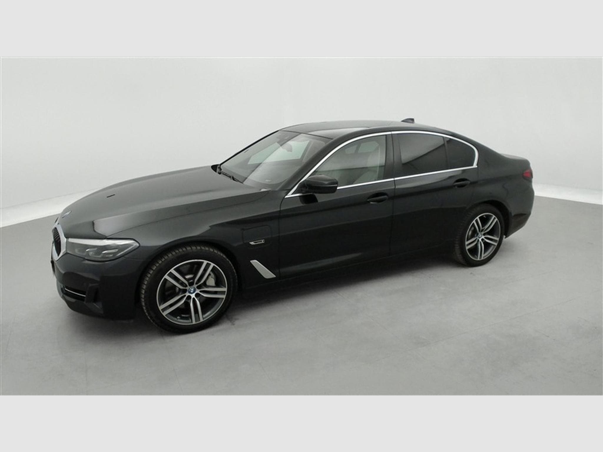 BMW 520 520eA PHEV CUIR/NAVI/FULL LED/JA18/PDC (2021) - Photo 21