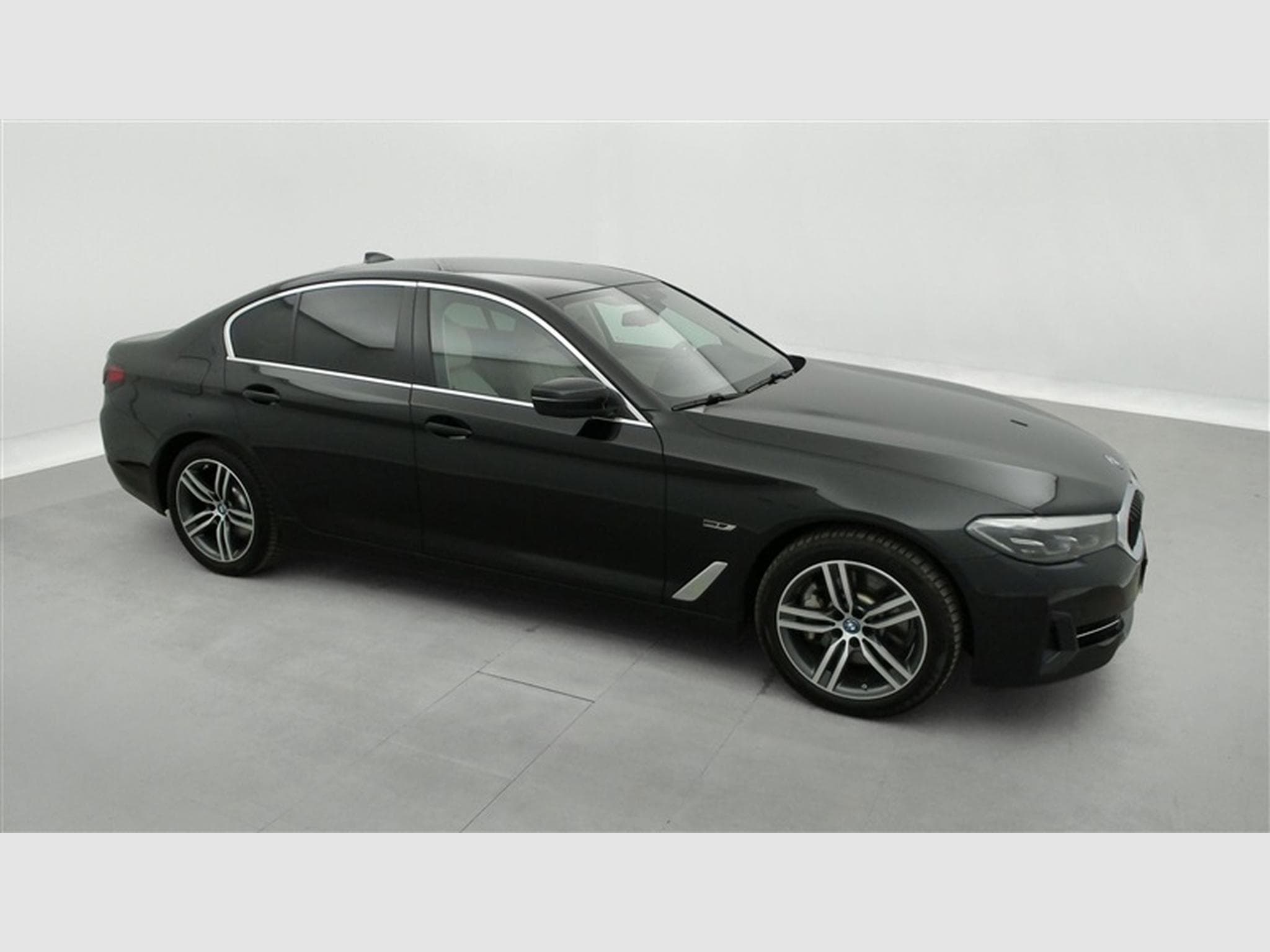 BMW 520 520eA PHEV CUIR/NAVI/FULL LED/JA18/PDC (2021) - Photo 23