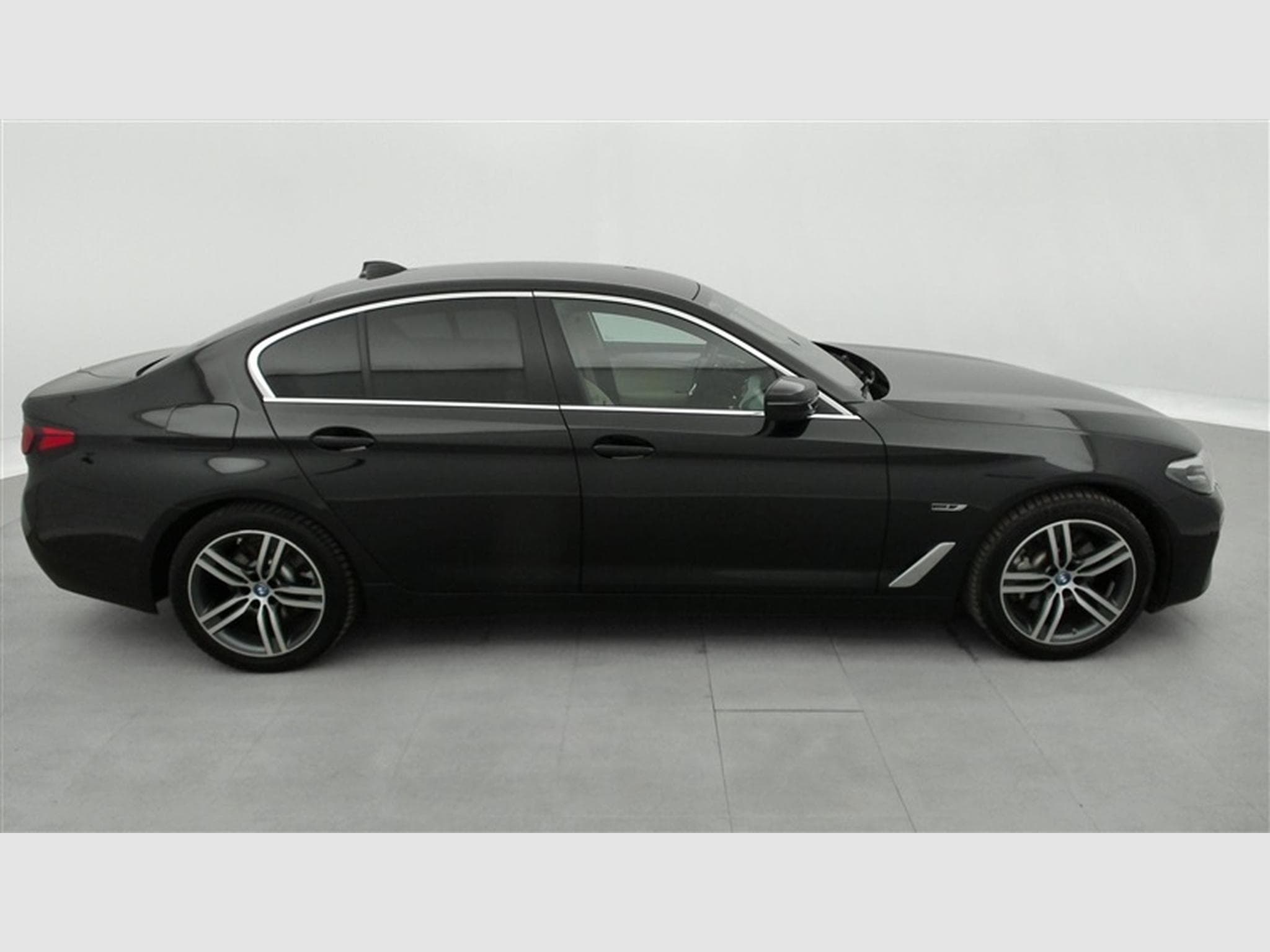 BMW 520 520eA PHEV CUIR/NAVI/FULL LED/JA18/PDC (2021) - Photo 24