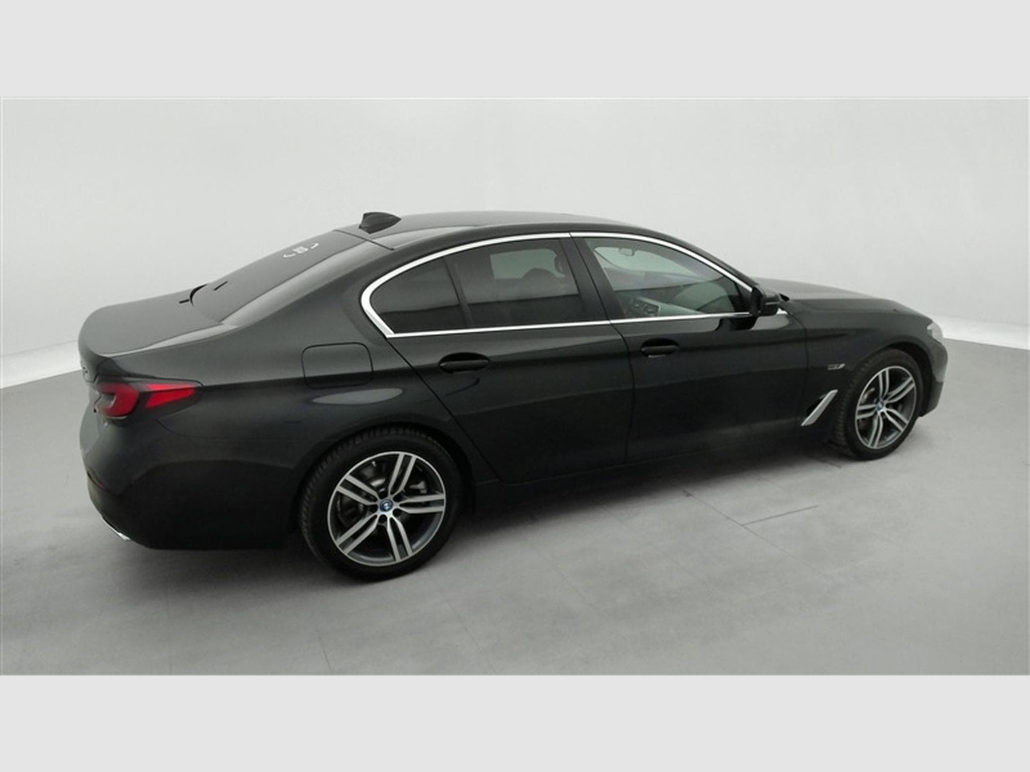 BMW 520 520eA PHEV CUIR/NAVI/FULL LED/JA18/PDC (2021) - Photo 25