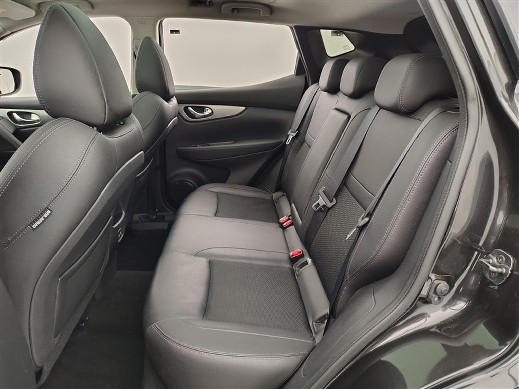 Nissan Qashqai 1.3 DIG  Tekna NAVI / FULL LED / TOIT PANO / CAMERA 360° (2020) - Photo 13