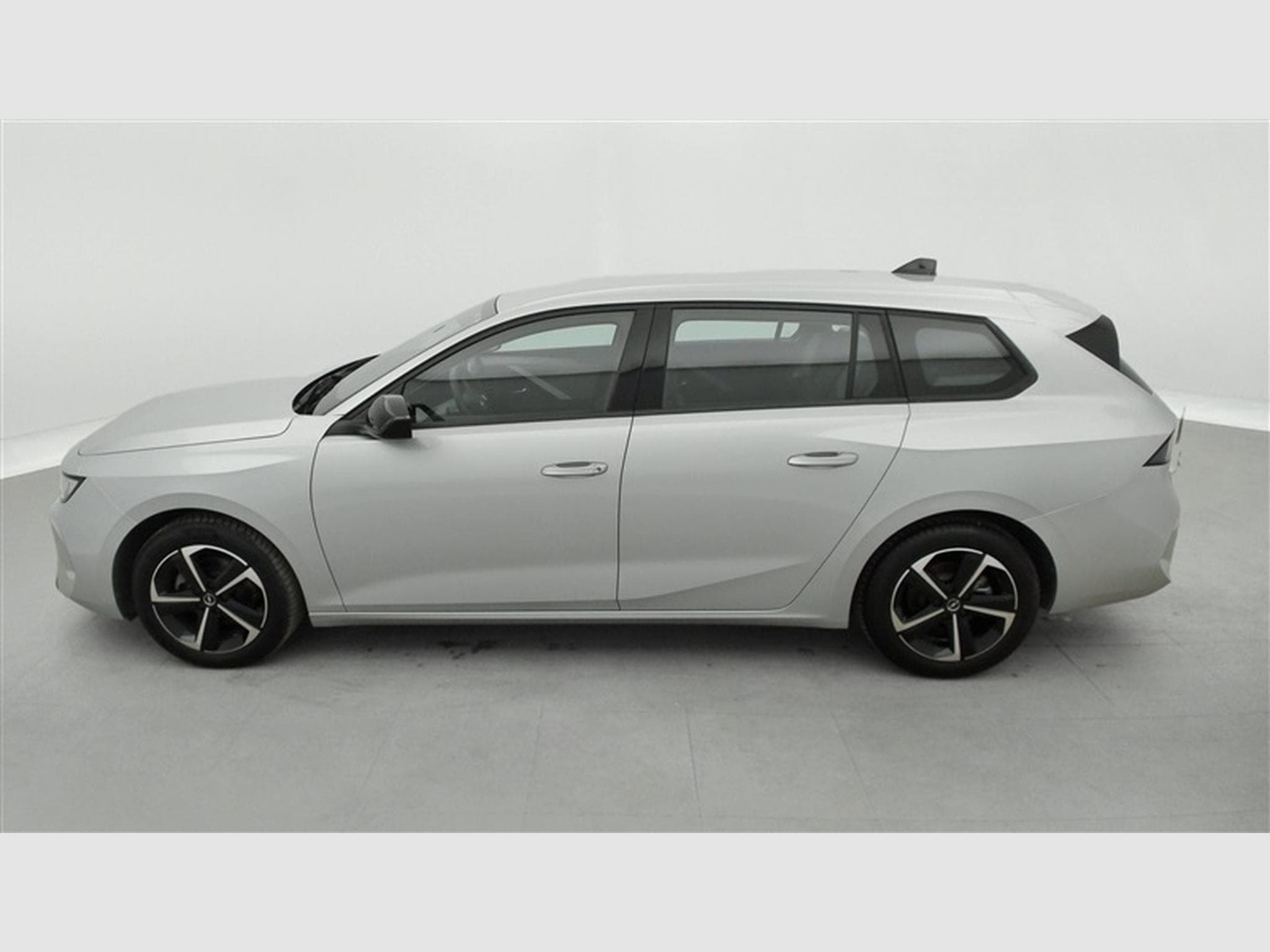 Opel Astra Sports Tourer 1.2 Turbo Edition NAVI / FULL LED / CARPLAY (2024) - Photo 3
