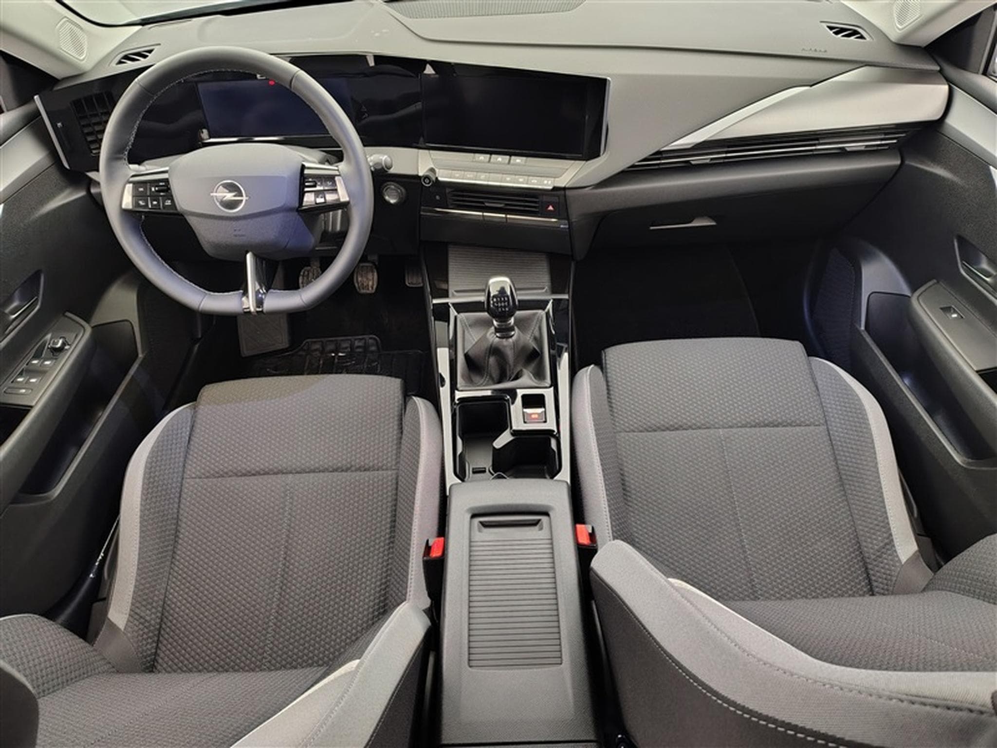 Opel Astra Sports Tourer 1.2 Turbo Edition NAVI / FULL LED / CARPLAY (2024) - Photo 8