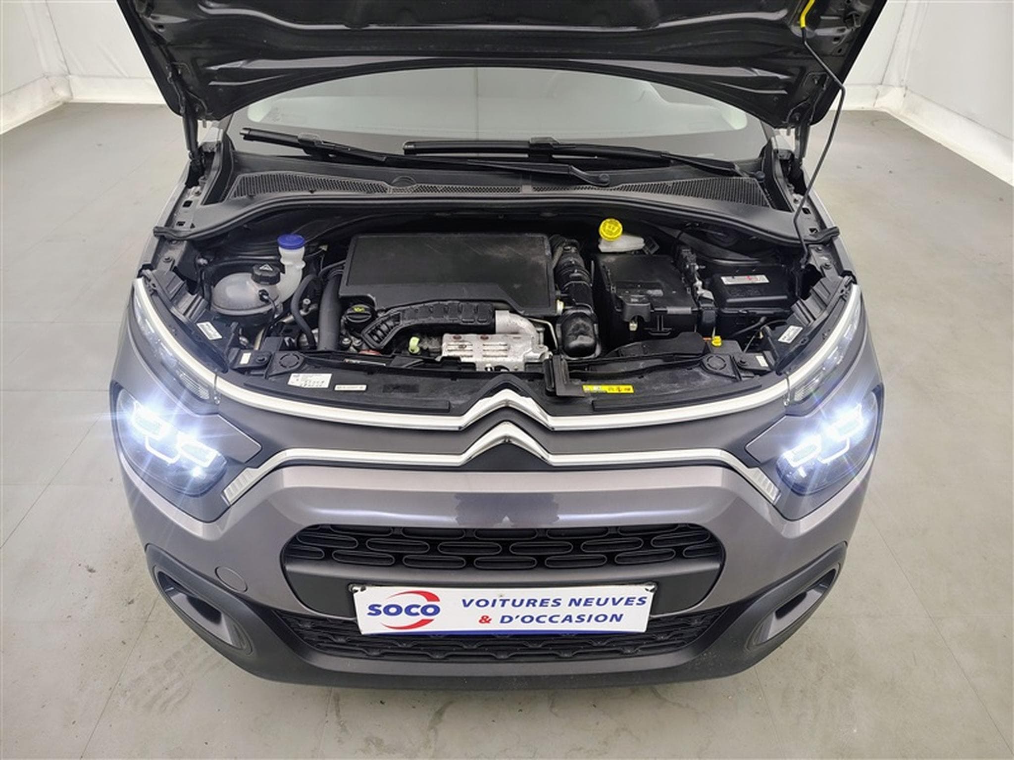 Citroen C3 1.2i PureTech Shine CARPLAY / FULL LED / JA 16" (2023) - Photo 18