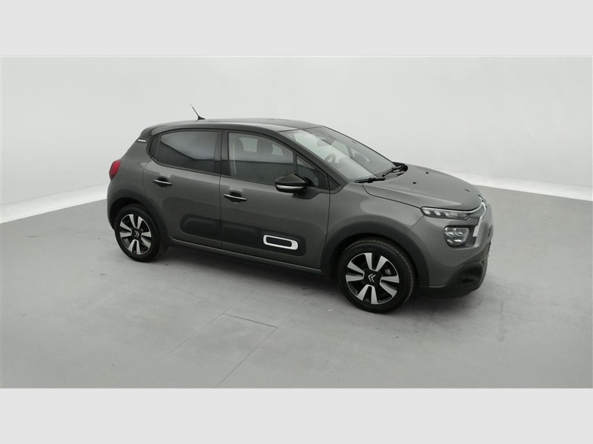 Citroen C3 1.2i PureTech Shine CARPLAY / FULL LED / JA 16" (2023) - Photo 21