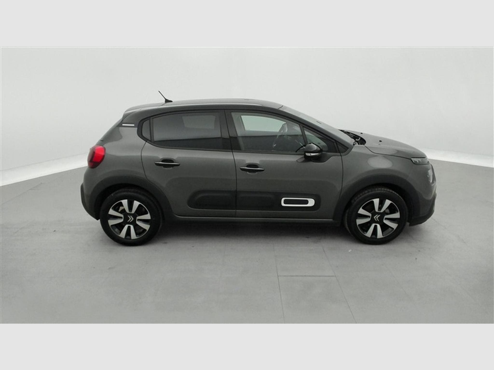 Citroen C3 1.2i PureTech Shine CARPLAY / FULL LED / JA 16" (2023) - Photo 22