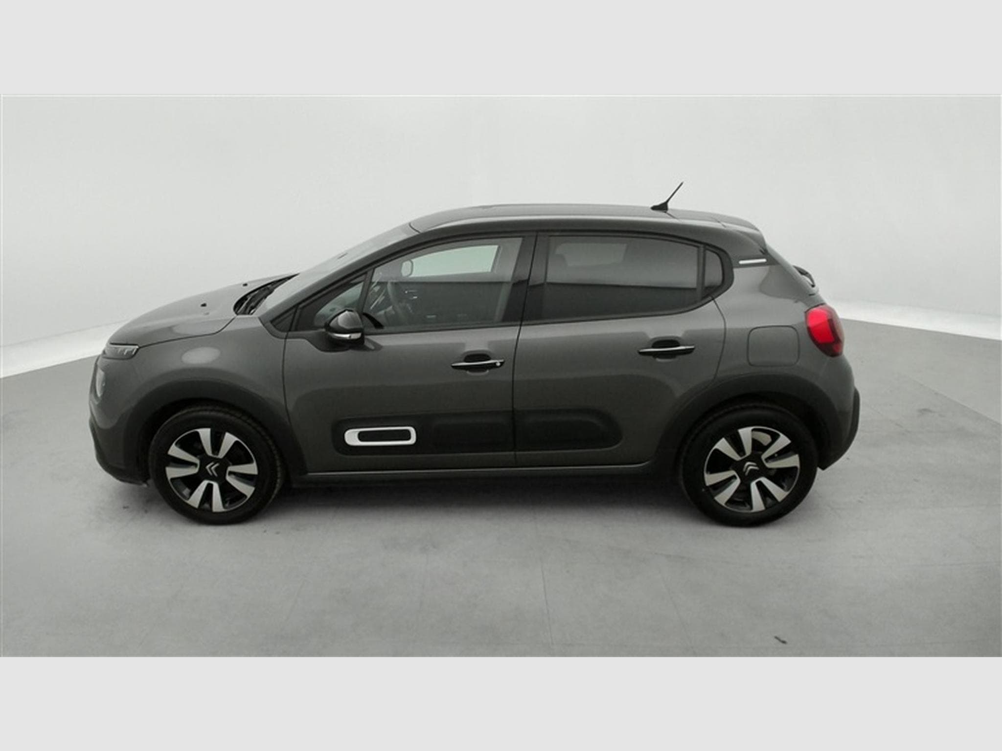 Citroen C3 1.2i PureTech Shine CARPLAY / FULL LED / JA 16" (2023) - Photo 3