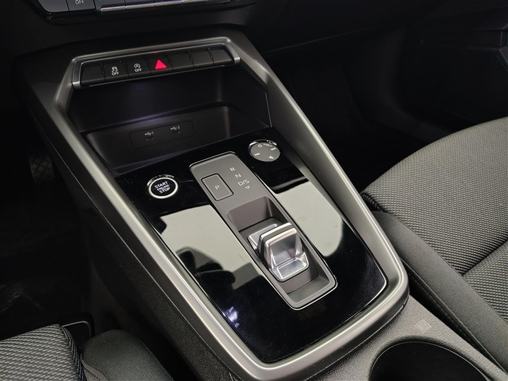 Audi A3 30 TFSI Advanced S-tronic Navi / Led / PDC (2023) - Photo 12