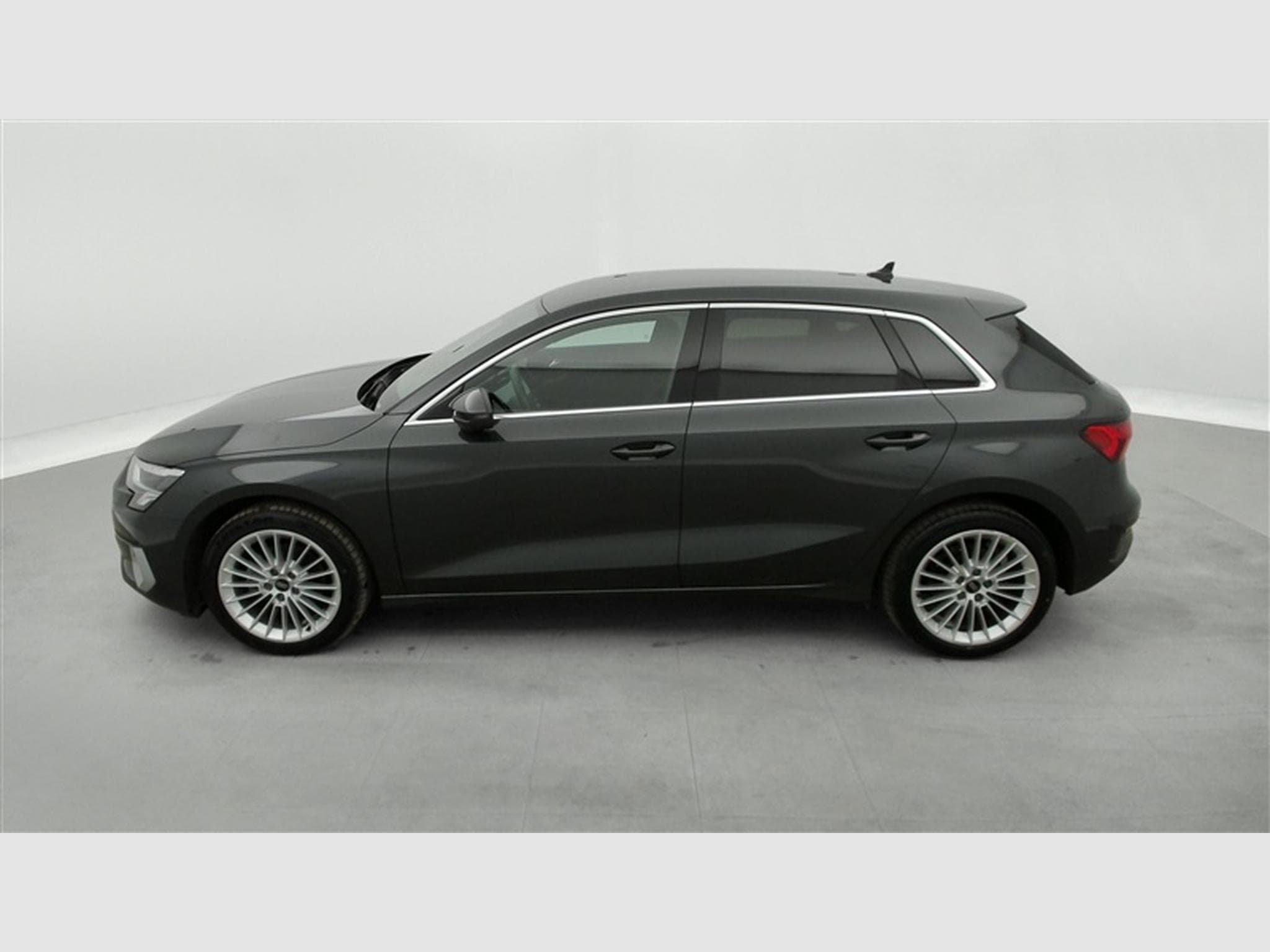 Audi A3 30 TFSI Advanced S-tronic Navi / Led / PDC (2023) - Photo 3