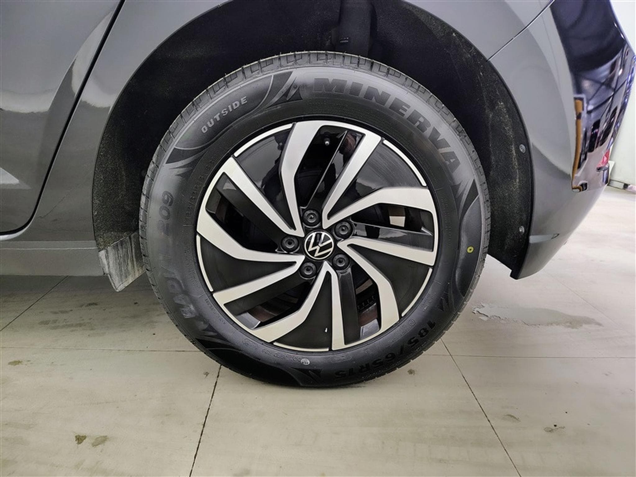 VW Polo 1.0 TSI 95Cv DSG Urban CARPLAY / CAMERA / PDC / ALU (2024) - Photo 6