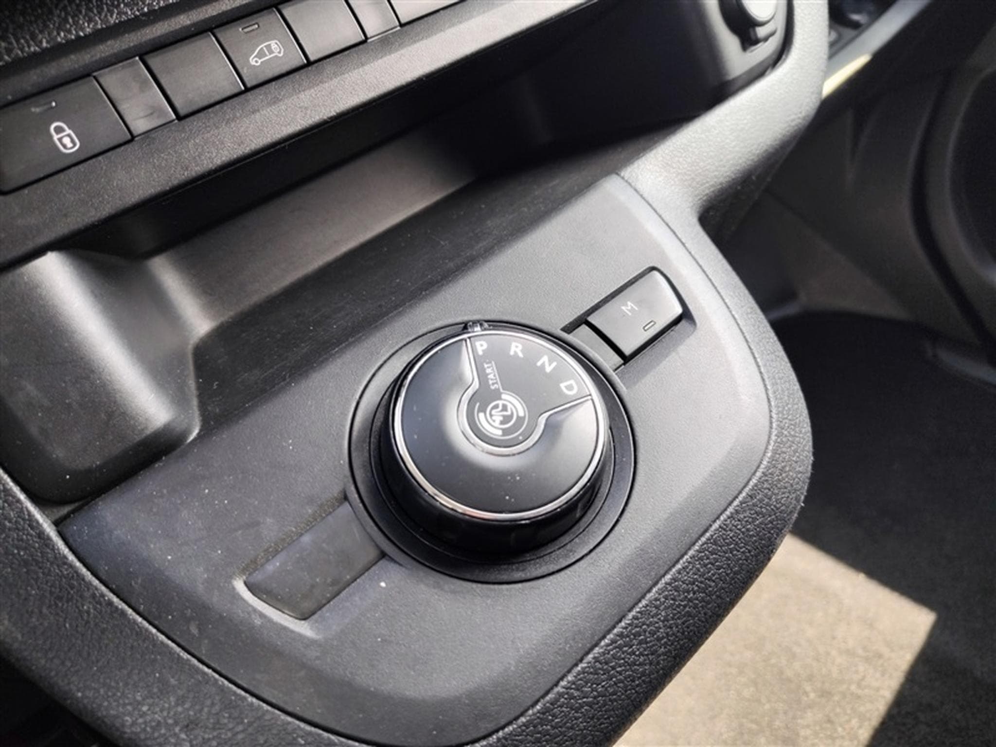 Peugeot Expert 2.0 BlueHDi EAT8 L2 NAVI CLIM / TEL / PDC AV-AR (2023) - Photo 13
