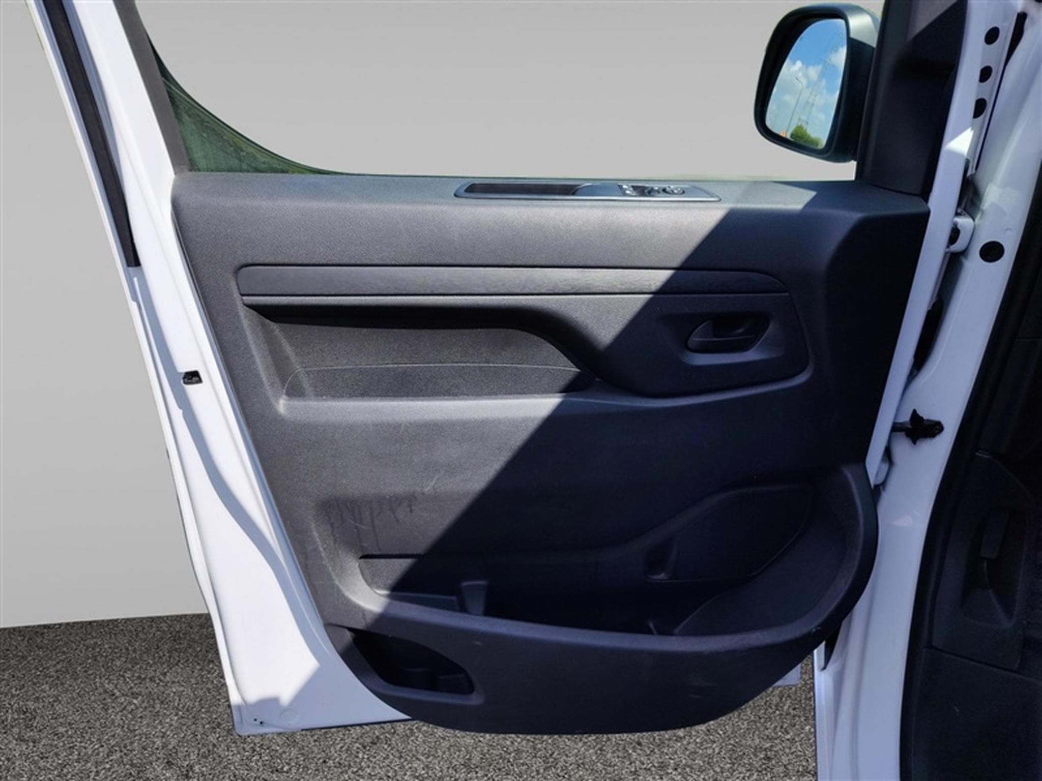Peugeot Expert 2.0 BlueHDi EAT8 L2 NAVI CLIM / TEL / PDC AV-AR (2023) - Photo 17