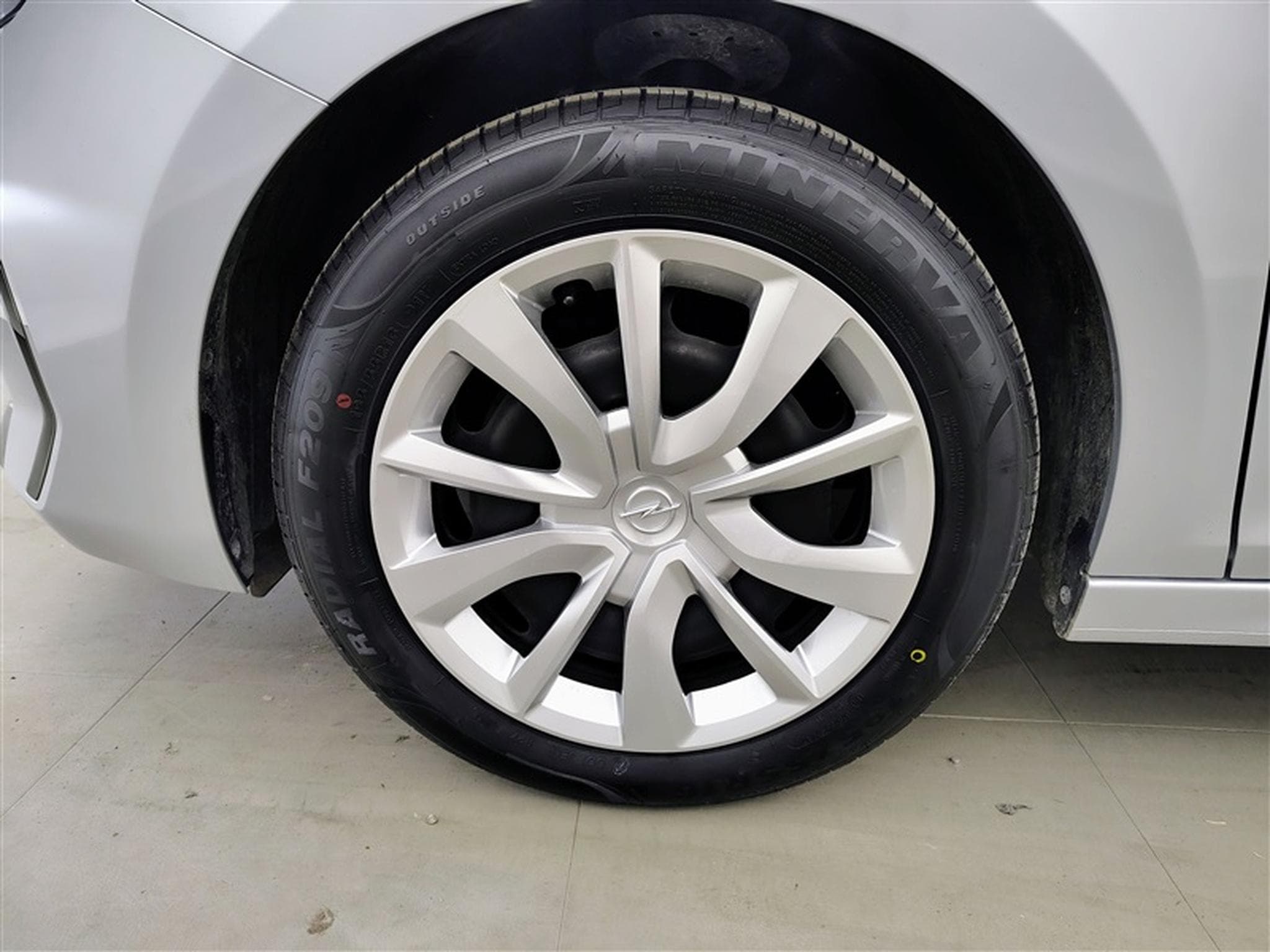 Opel Corsa 1.2i  Business S/S (2024) - Photo 6