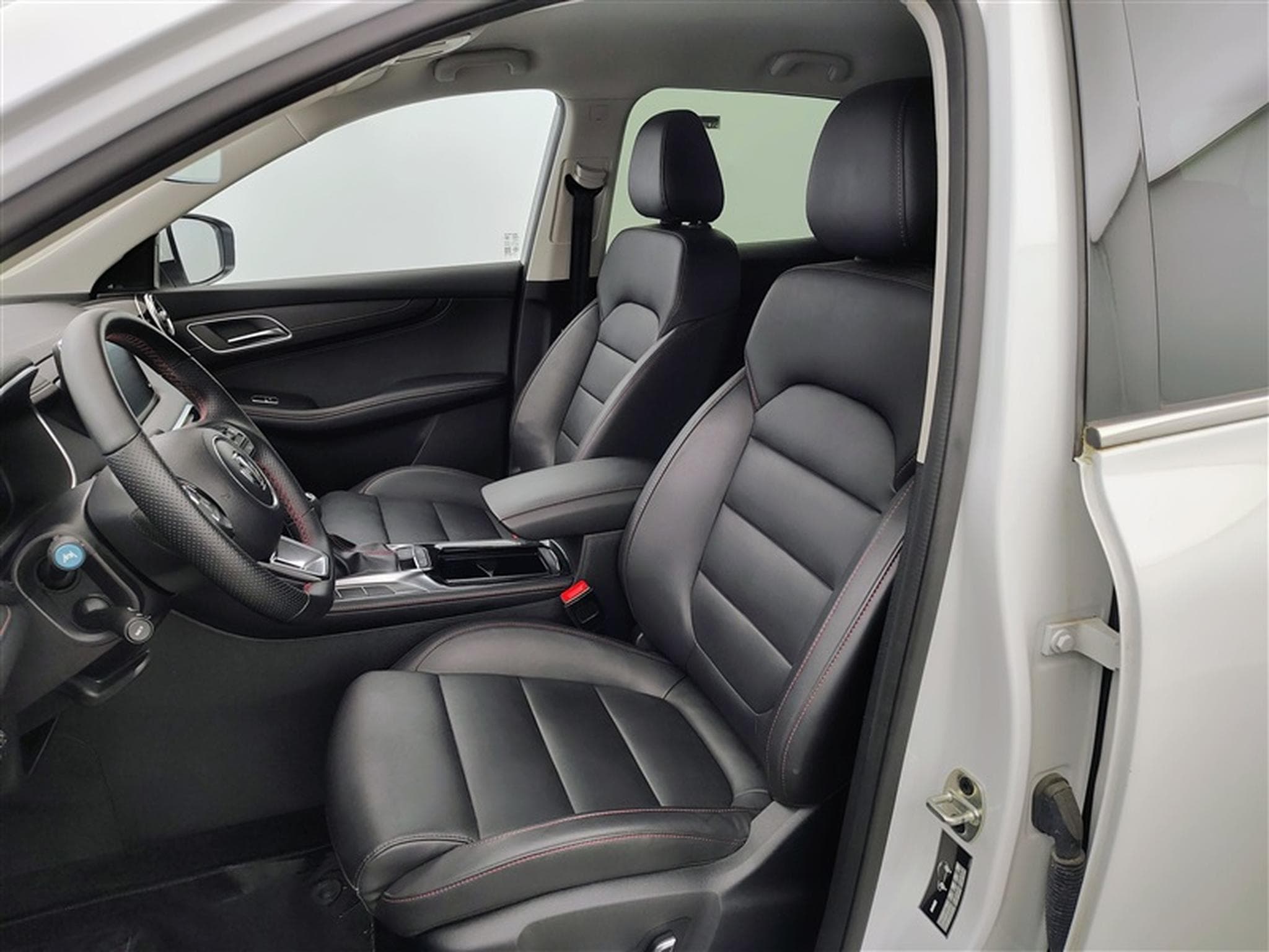 MG HS Facelift 1.5 T-GDi 160cv Comfort NAVI / FULL LED / CUIR (2024) - Photo 7