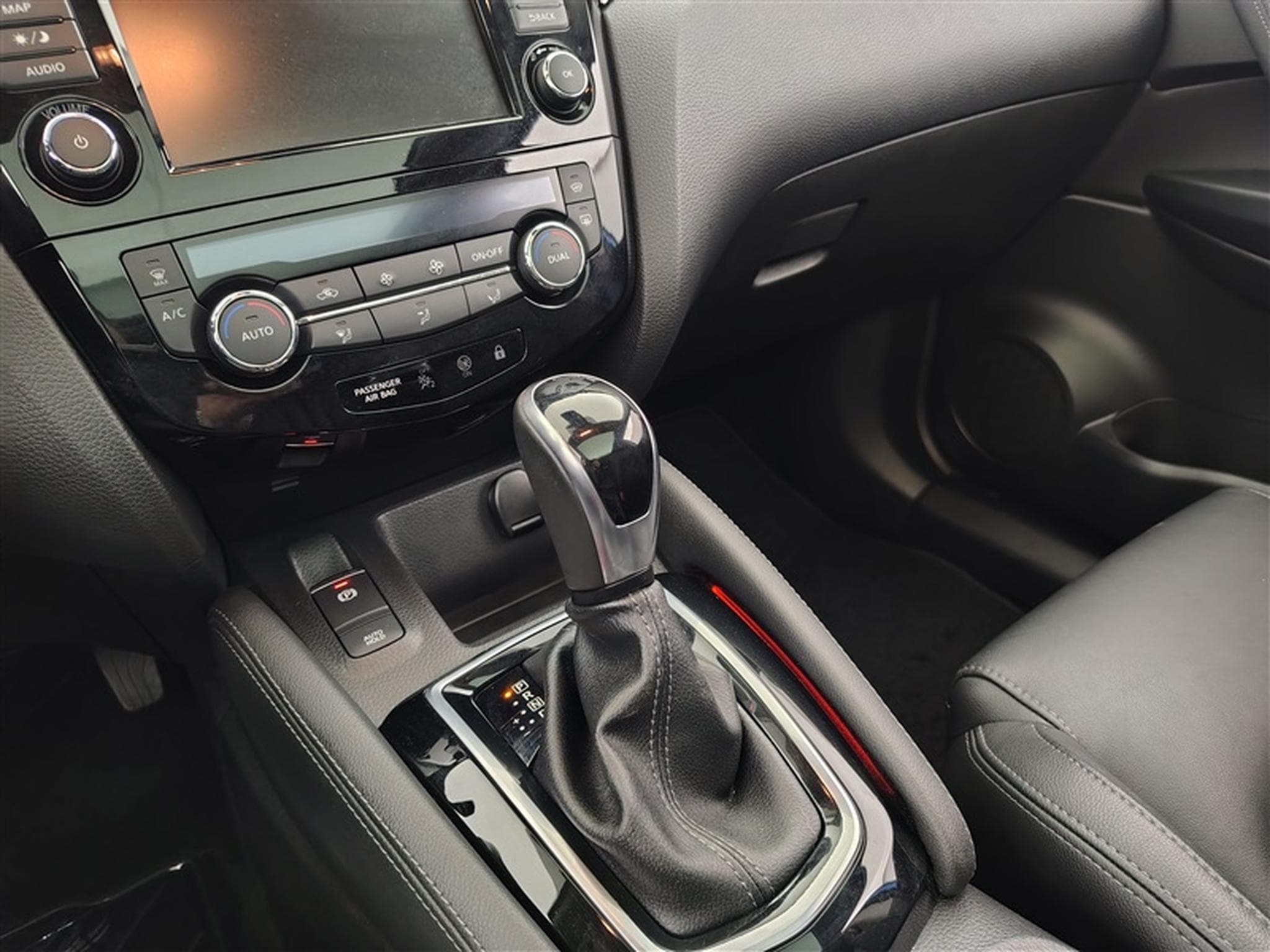 Nissan Qashqai 1.5 dCi Tekna Xtronic *NAVI/FULL LED/CAMERA360/CUIR/T.PANO* (2020) - Photo 12
