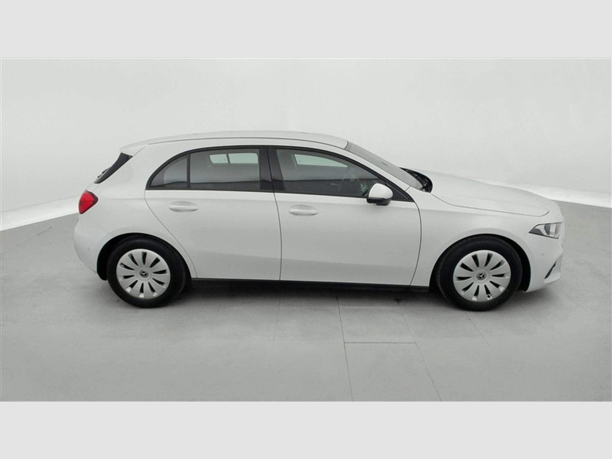 Mercedes A 160 A 160 Business NAVI/PDC AV AR (2022) - Photo 23