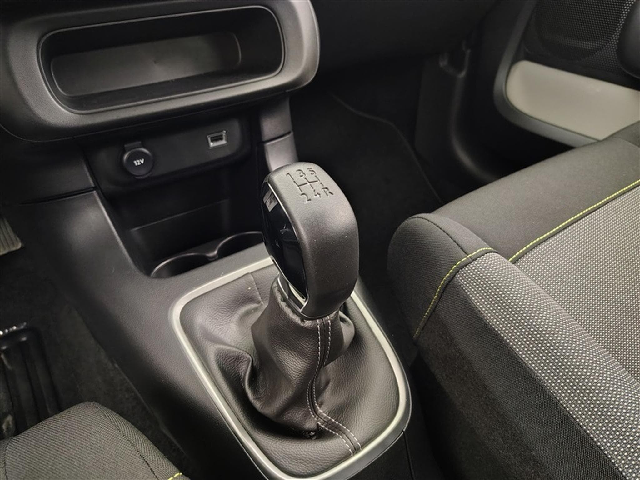 Citroen C3 1.2i PureTech Shine Navi / Led / PDC (2023) - Photo 12