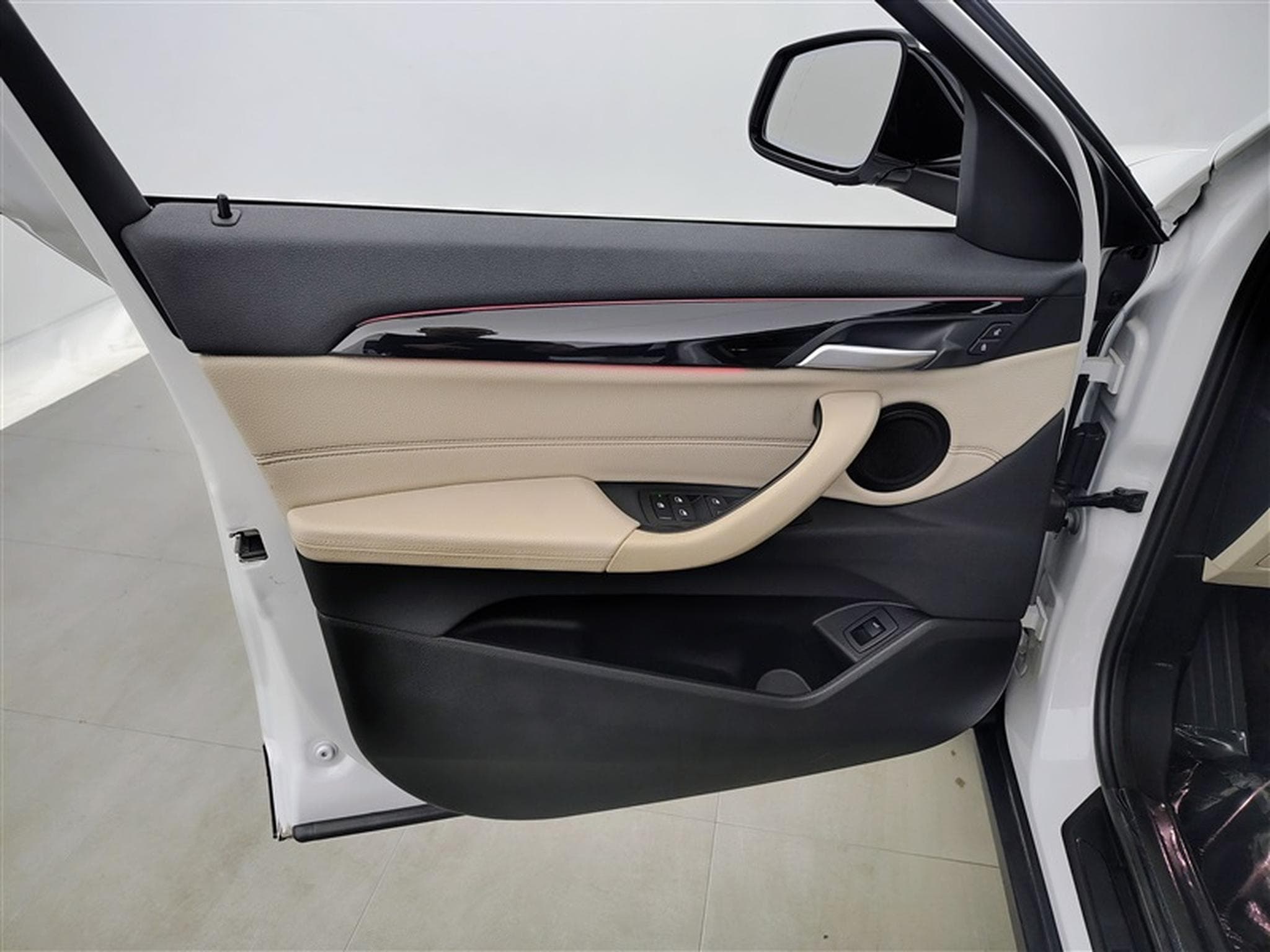 BMW X2 2.0iA xDrive20 4WD/CUIR/NAVI/FULL LED/TO PANO/JA18 (2021) - Photo 17