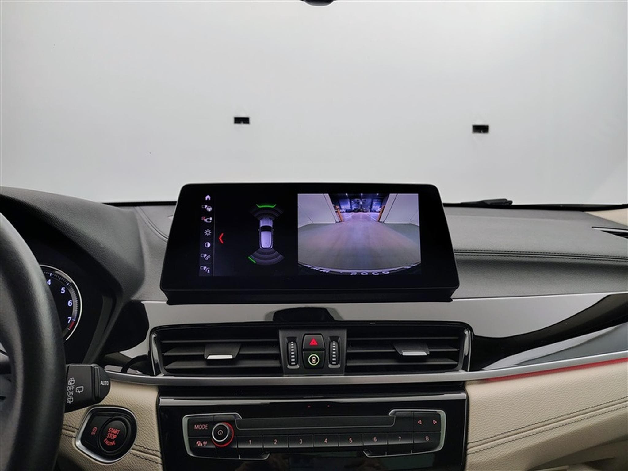BMW X2 2.0iA xDrive20 4WD/CUIR/NAVI/FULL LED/TO PANO/JA18 (2021) - Photo 18