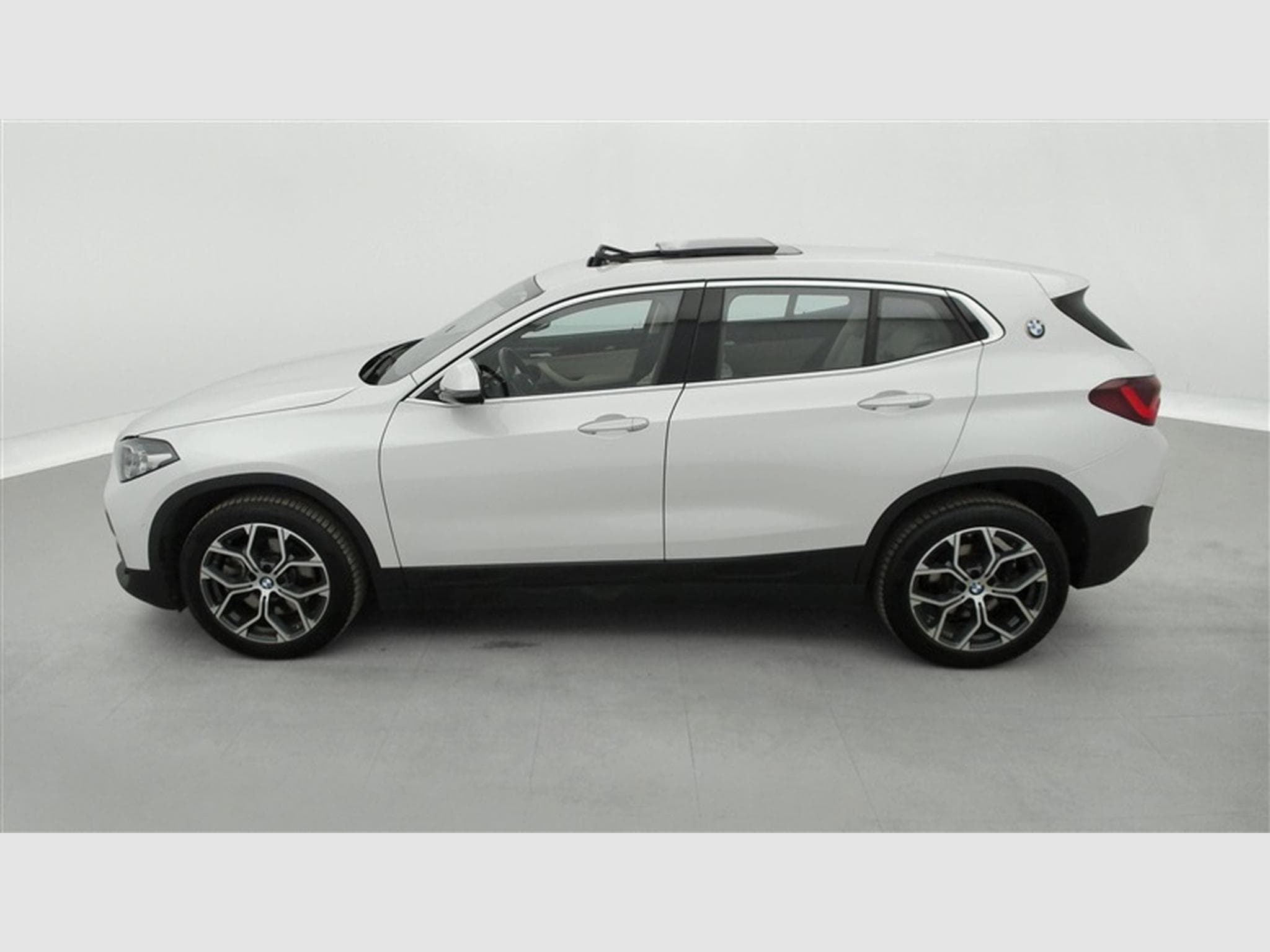 BMW X2 2.0iA xDrive20 4WD/CUIR/NAVI/FULL LED/TO PANO/JA18 (2021) - Photo 3
