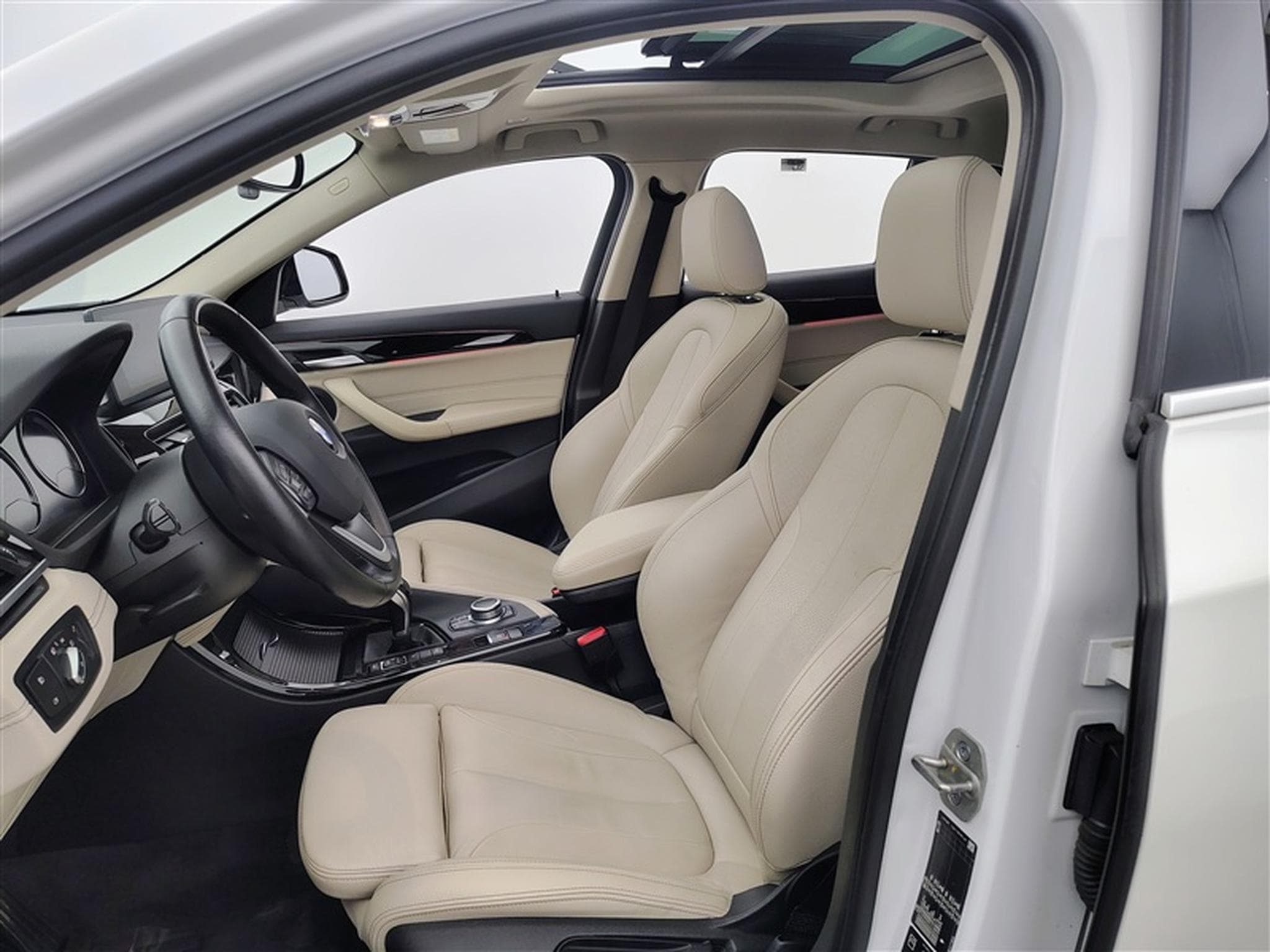 BMW X2 2.0iA xDrive20 4WD/CUIR/NAVI/FULL LED/TO PANO/JA18 (2021) - Photo 7