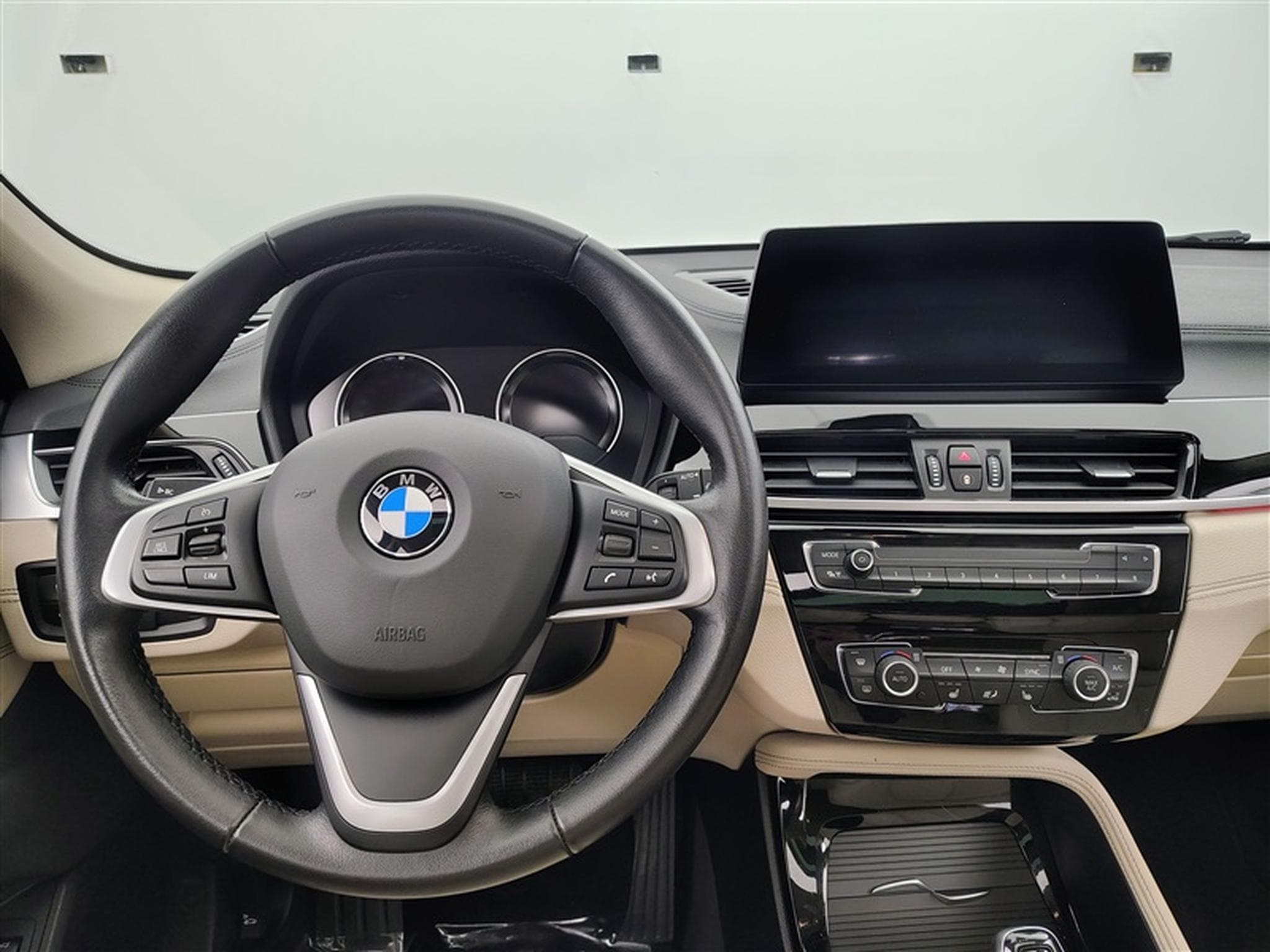 BMW X2 2.0iA xDrive20 4WD/CUIR/NAVI/FULL LED/TO PANO/JA18 (2021) - Photo 9