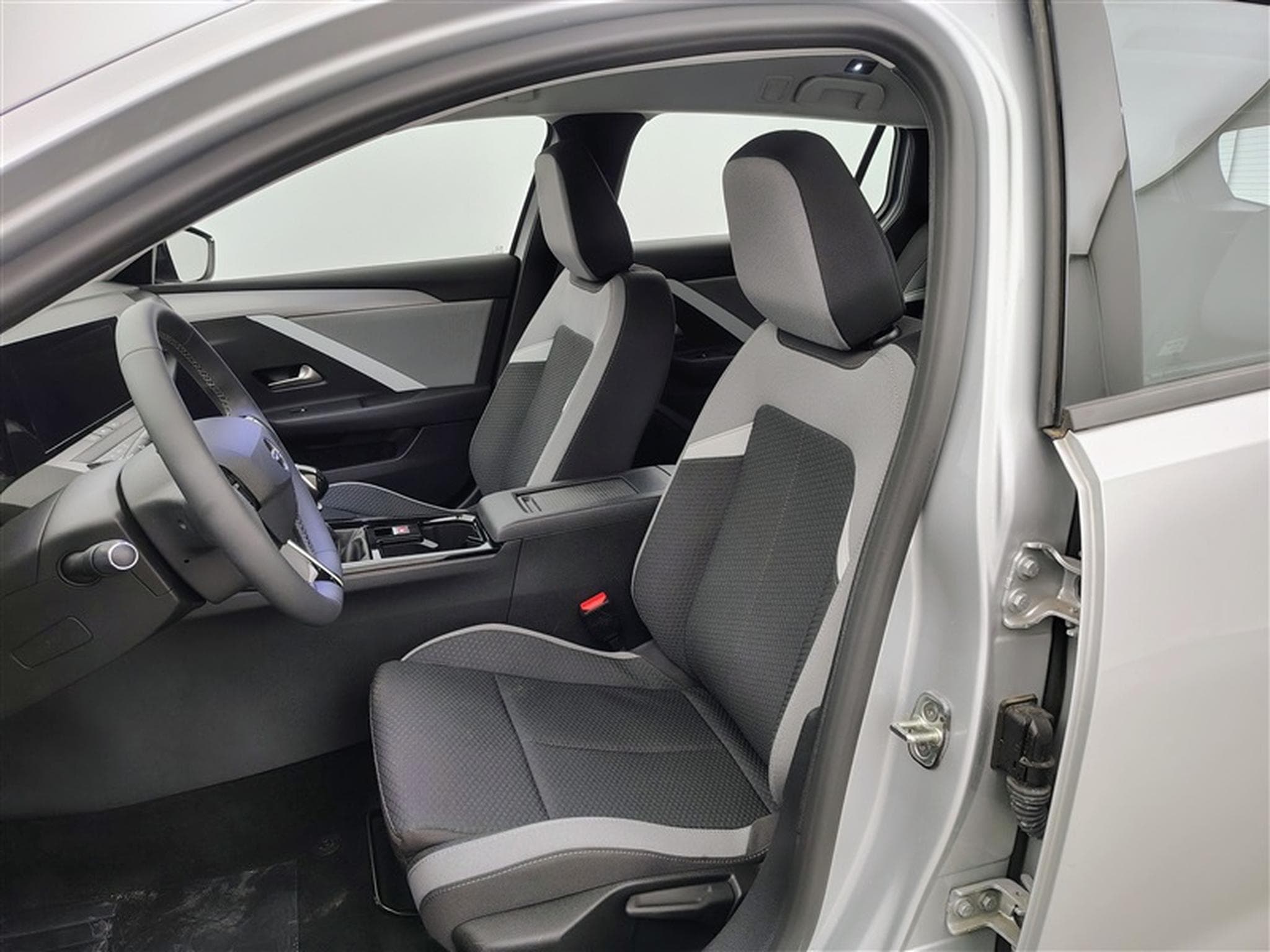 Opel Astra Sports Tourer 1.2 Turbo Edition NAVI / FULL LED / CARPLAY (2024) - Photo 7