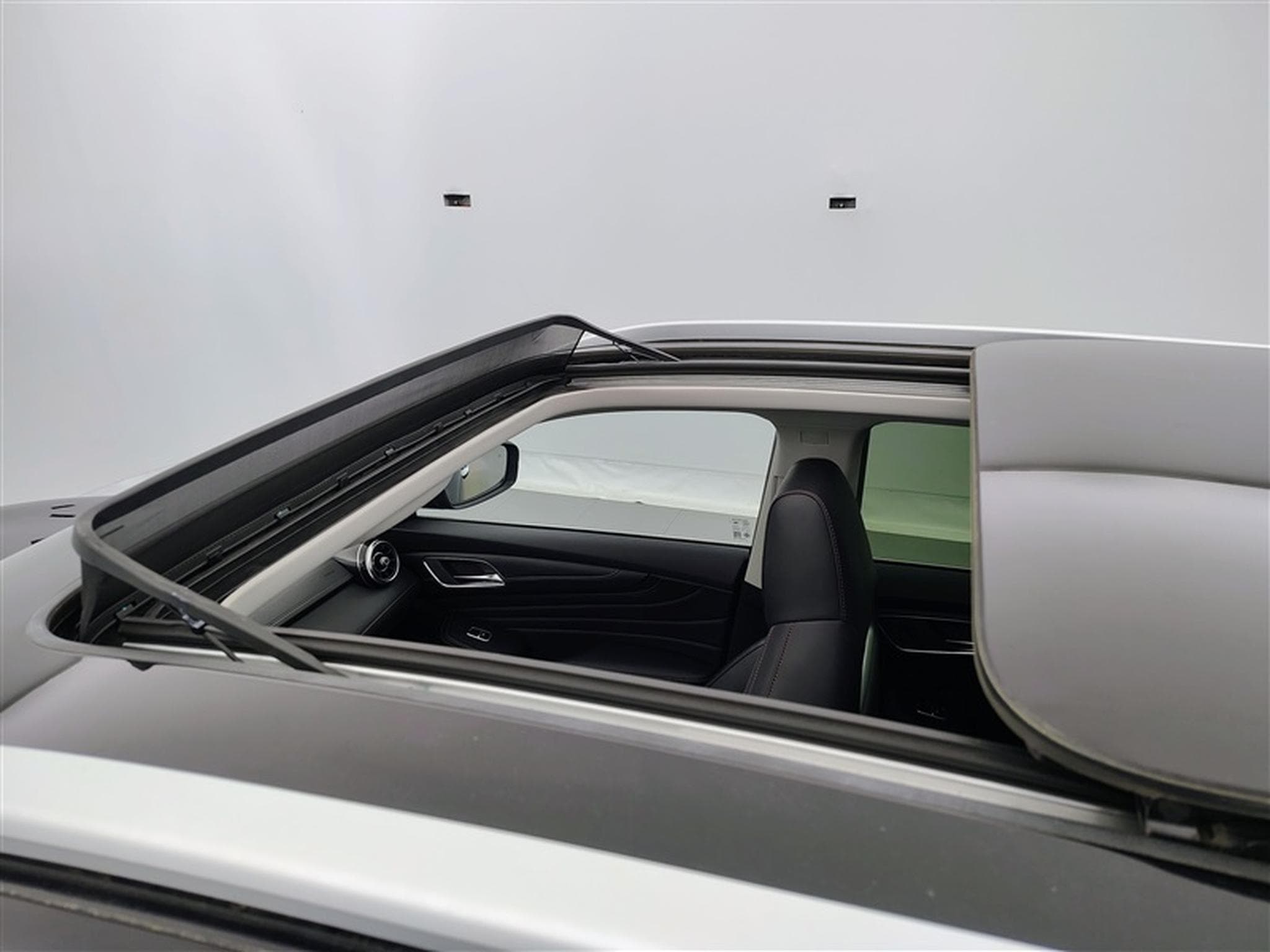 MG EHS 1.5 Turbo PHEV Luxury NAVI / FULL LED / CUIR / TOIT PANO (2021) - Photo 19