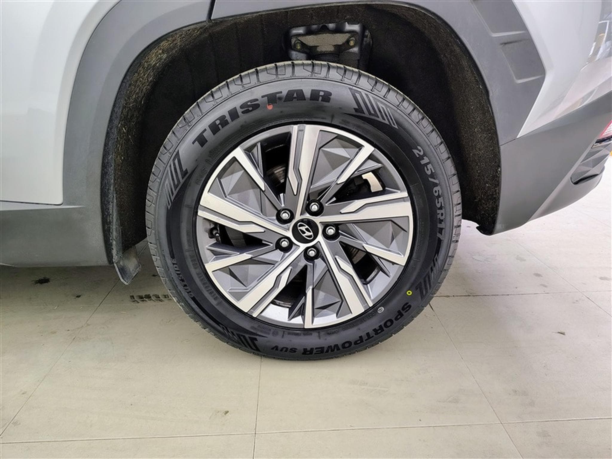 Hyundai Tucson 1.6 CRDi MHEV Feel DCT (2024) - Photo 6