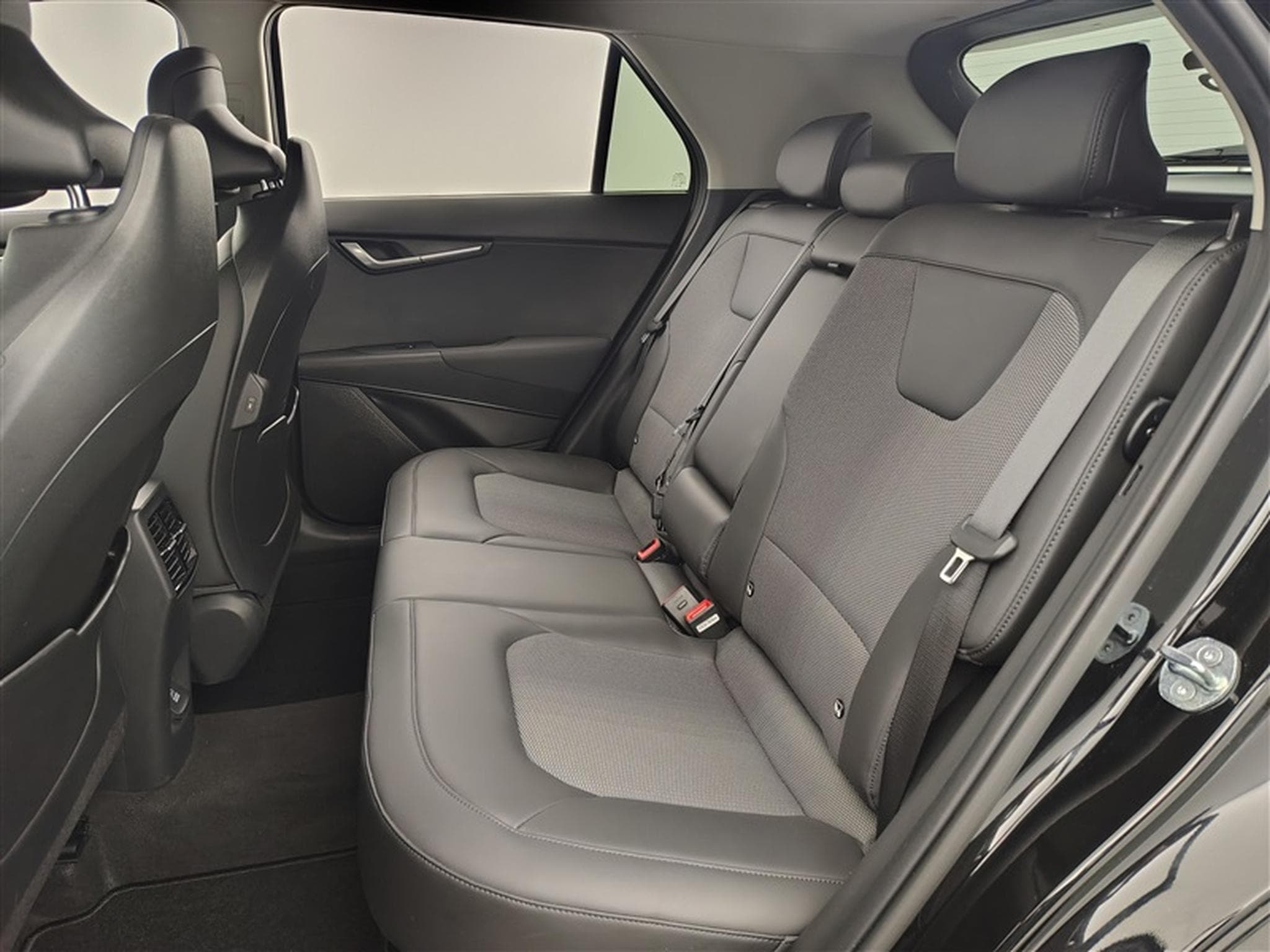 Kia Niro HEV 1.6 GDi Pulse DCT NAVI / FULL LED / S-CUIR (2023) - Photo 12