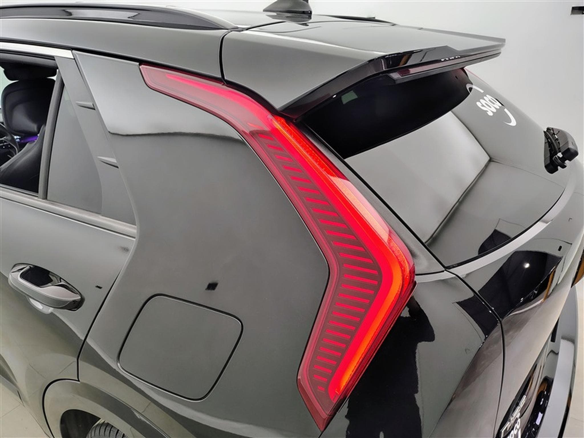 Kia Niro HEV 1.6 GDi Pulse DCT NAVI / FULL LED / S-CUIR (2023) - Photo 15