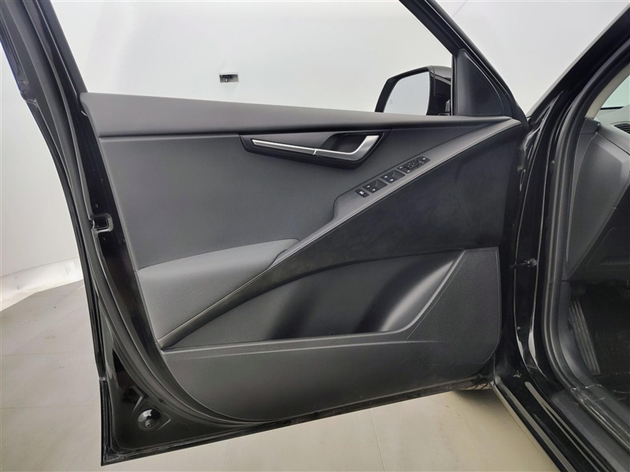 Kia Niro HEV 1.6 GDi Pulse DCT NAVI / FULL LED / S-CUIR (2023) - Photo 16
