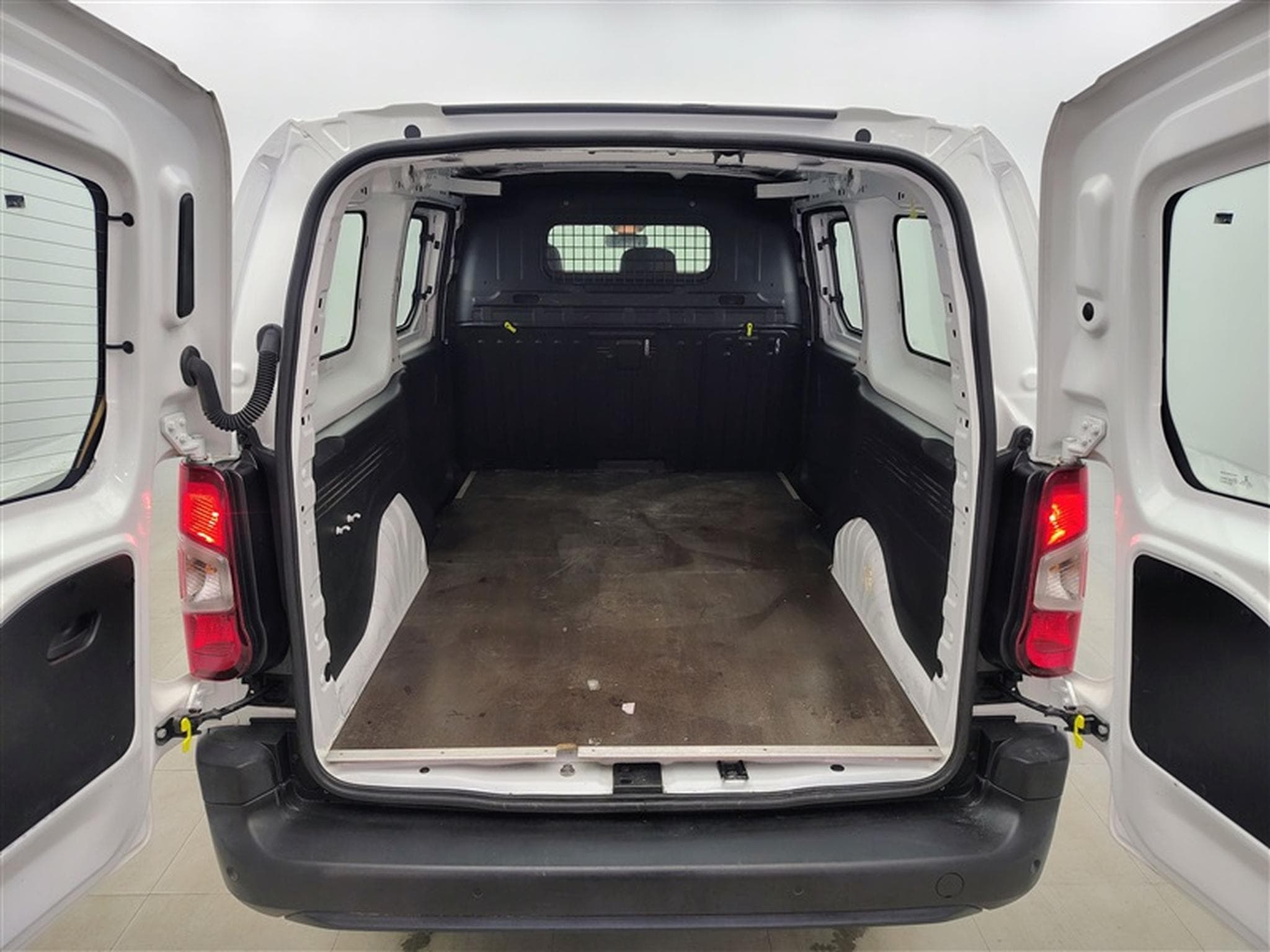 Peugeot Partner 1.5 BlueHDi L2 Heavy Pro (2021) - Photo 14
