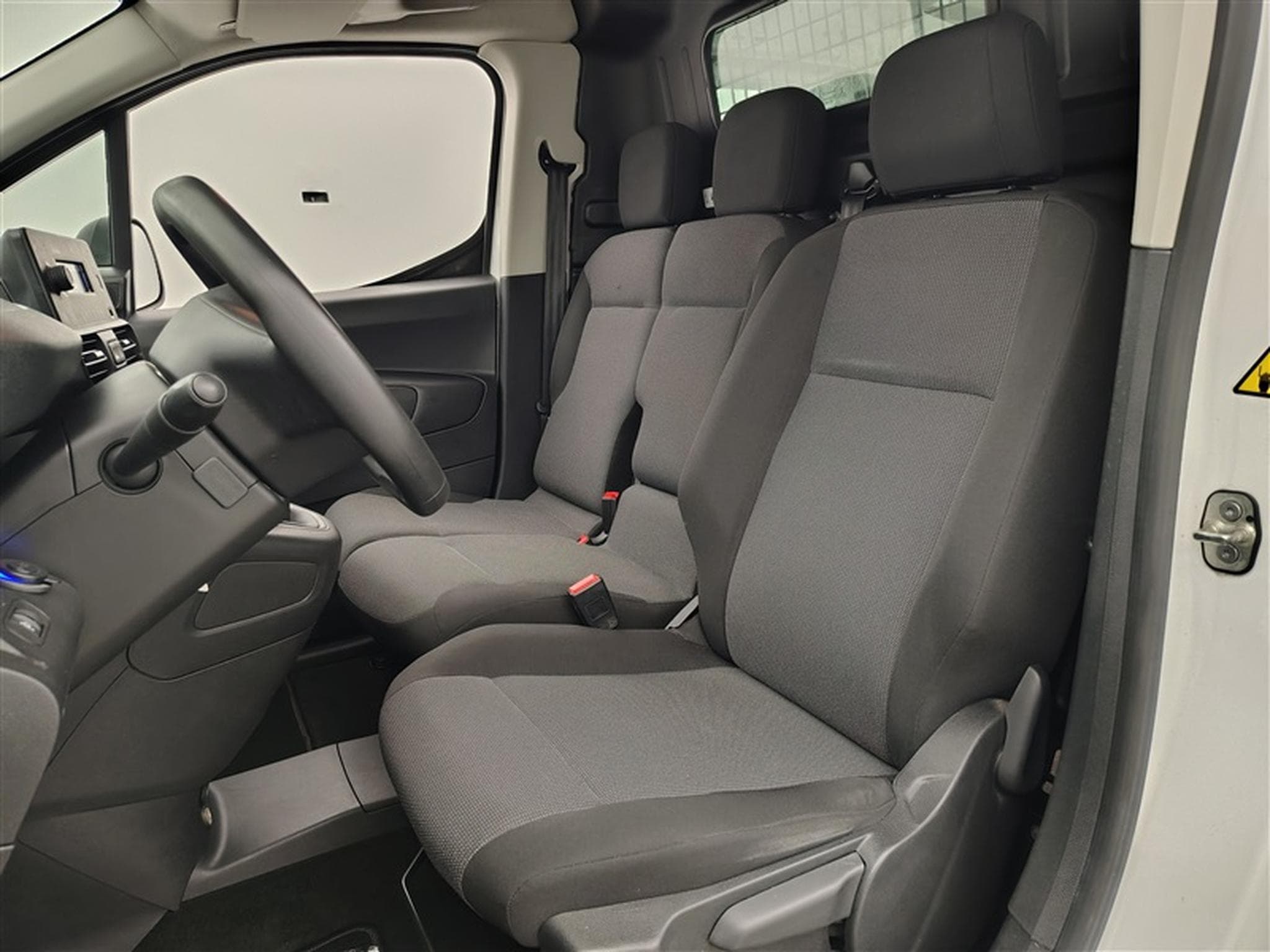 Peugeot Partner 1.5 BlueHDi L2 Heavy Pro (2021) - Photo 7