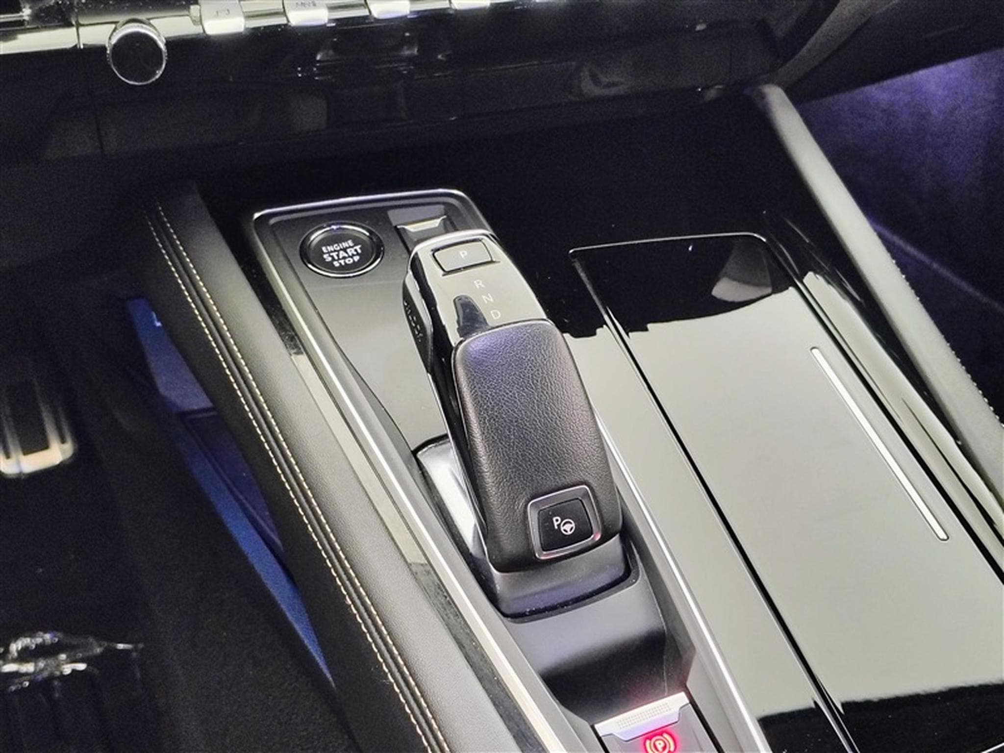 Peugeot 508 SW 1.2 PureTech GT Pack NAVI / S-CUIR / CARPLAY (2022) - Photo 11