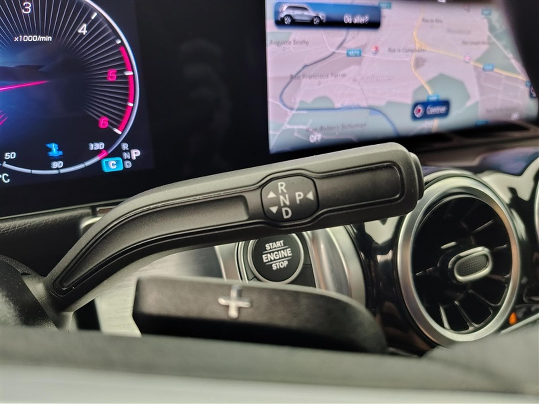 Mercedes GLB 180 GLB 180 d Luxury Line 7P/CUIR/NAVI/FULL LED/JA18 (2024) - Photo 12